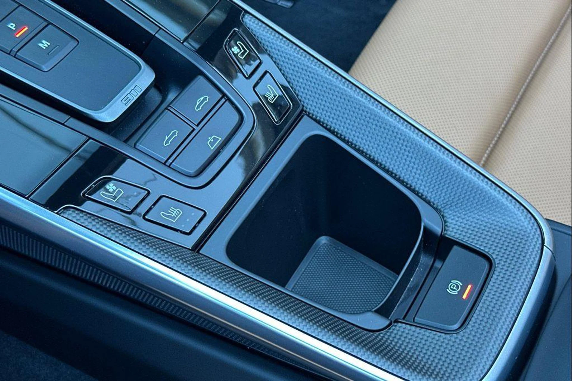 mph025_1032140626_E04_DM_9_L_y4b_G7_NL_Cuto_S_Vm_KTTVM_c0ce4d3ff8