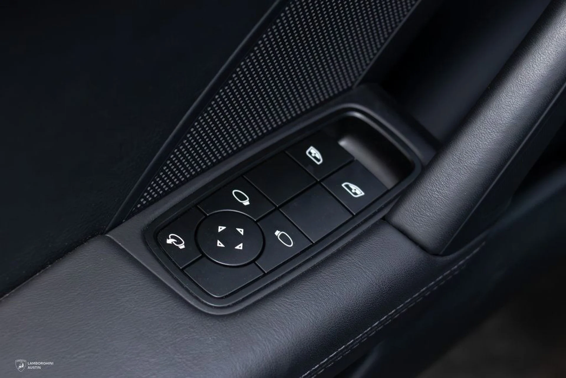 mph025_1034237707_ce02f8a28a6c695f91e6f47404694431x_e0c5a786e6