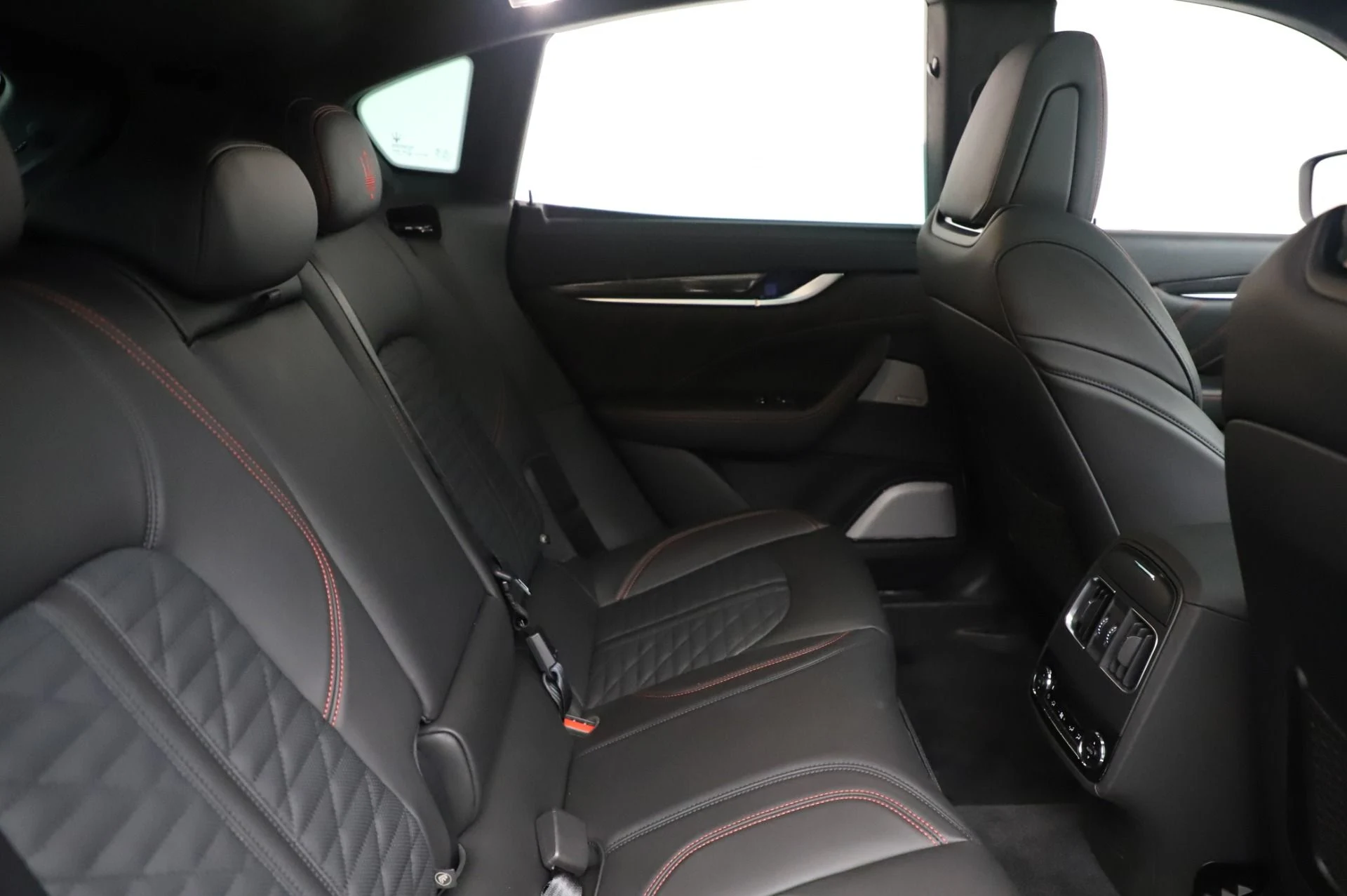 mph025_1037612868_Used_2019_Maserati_Levante_Trofeo_1783628754_15827ac175