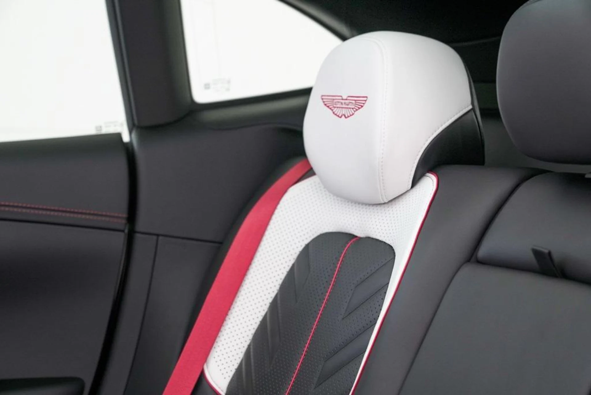 mph025_1037670150_h3h_L_Uet_TY_Aa_Z16d_Oj_S_It_Ek_Rq_Os_1360e56a40