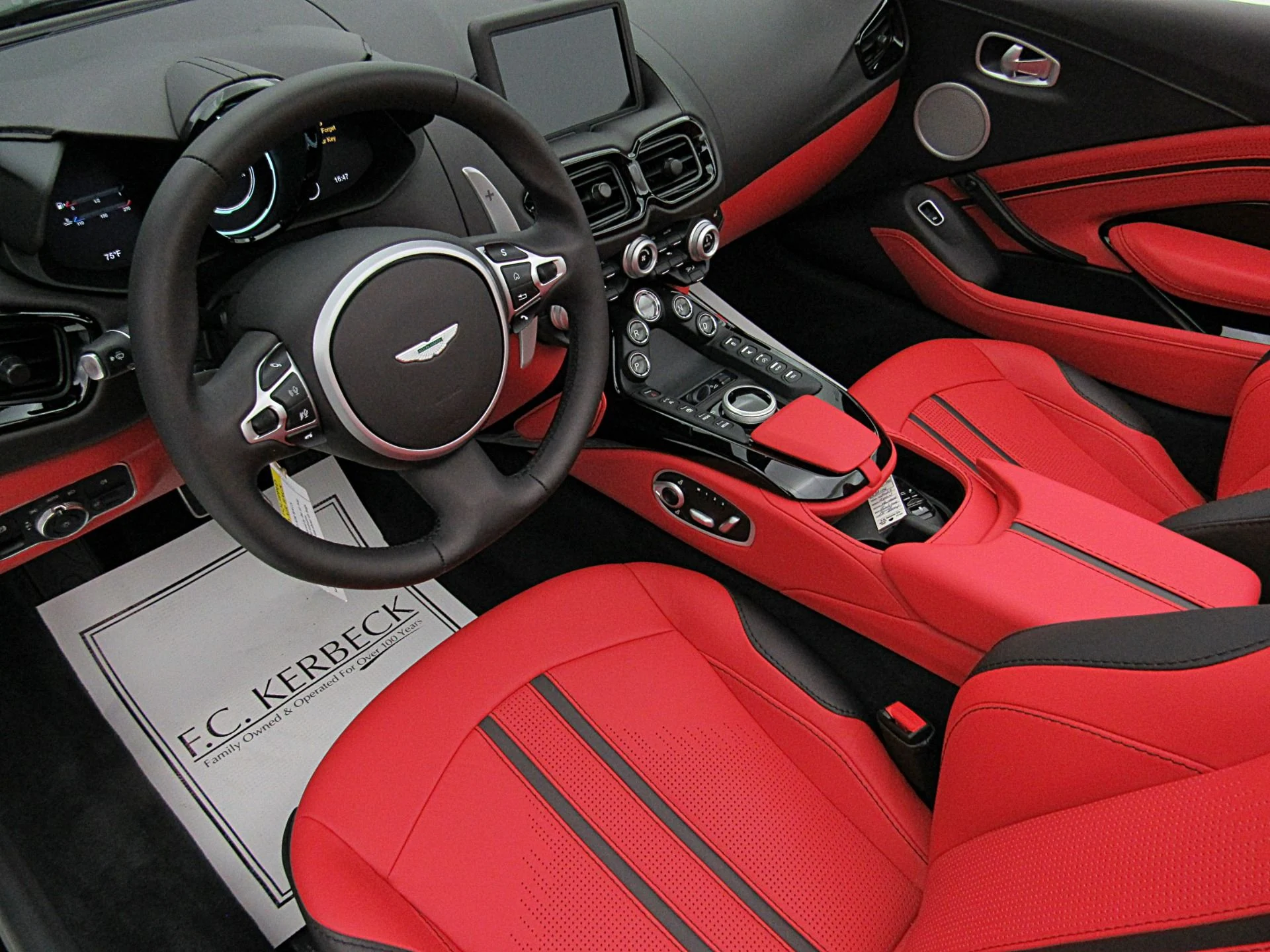 mph025_1046187890_Used_2023_Aston_Martin_Vantage_Roadster_dc28a8b19d