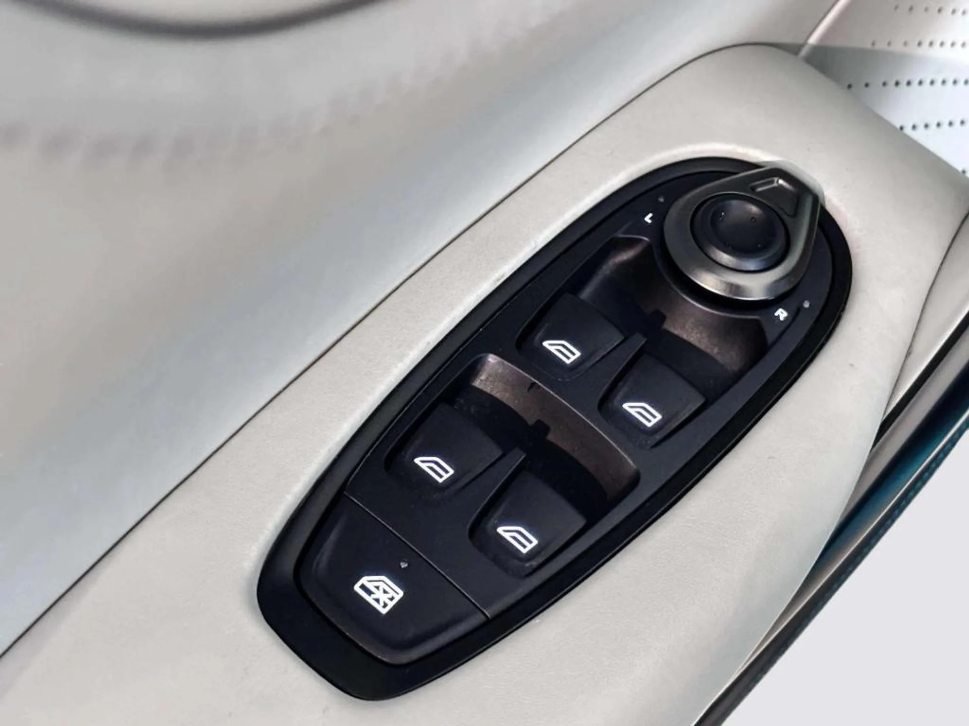 mph025_1046946139_2aspip_SR_b_Kbm_Txsn_Mm_N_Qh_OFJ_9_A_f65cc9d92e