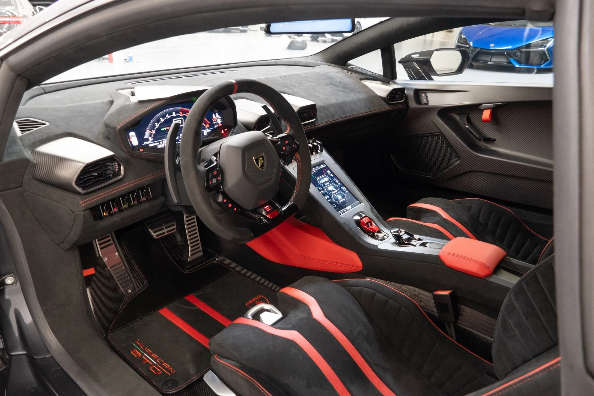 mph025_1052774687_Used_2023_Lamborghini_Huracan_STO_1759172990_3f92050218