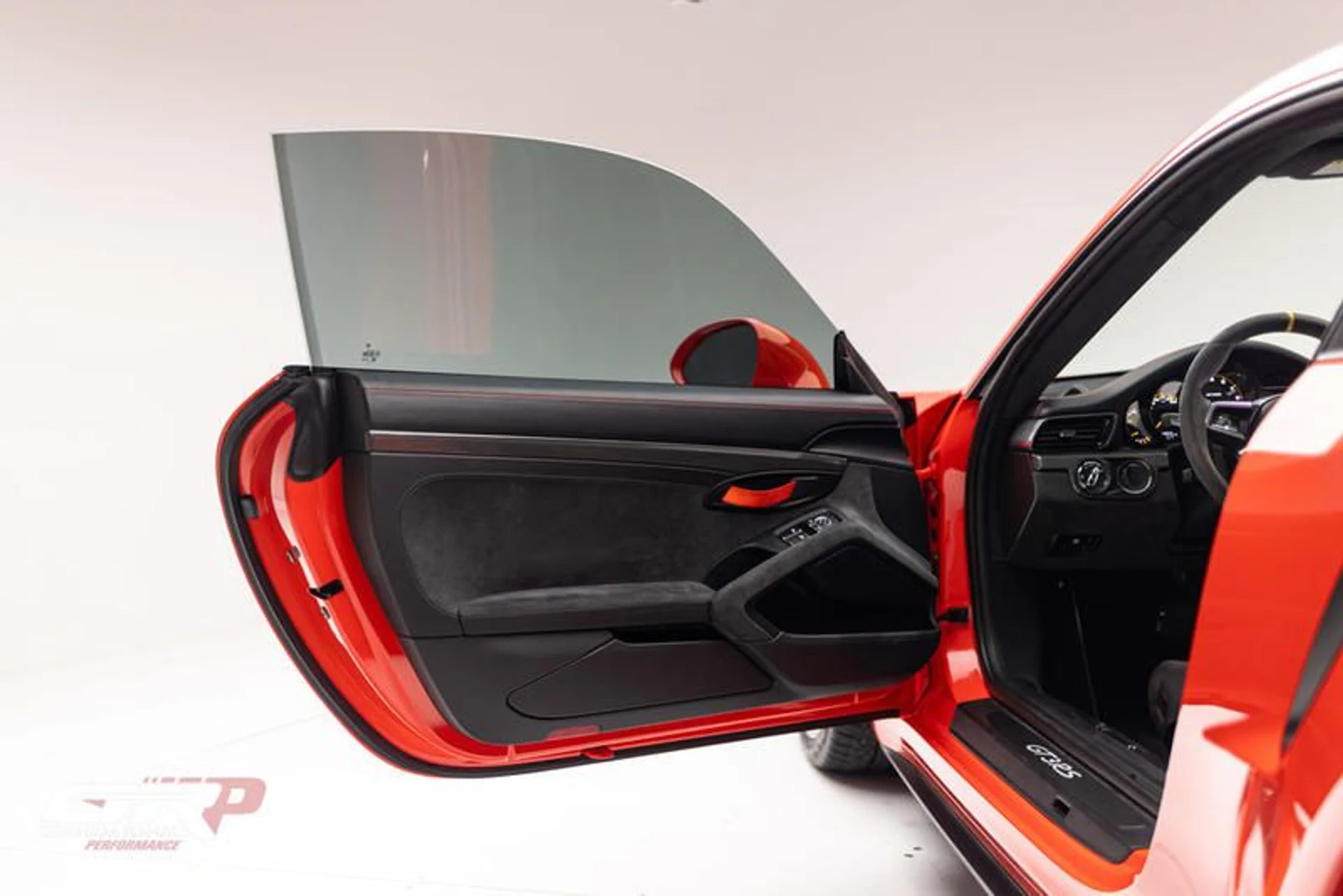 mph025_1057494857_A1_D56_ACF_8_A95_4265_9_DE_5_BE_137_E5_F06_E2_2390ae9934