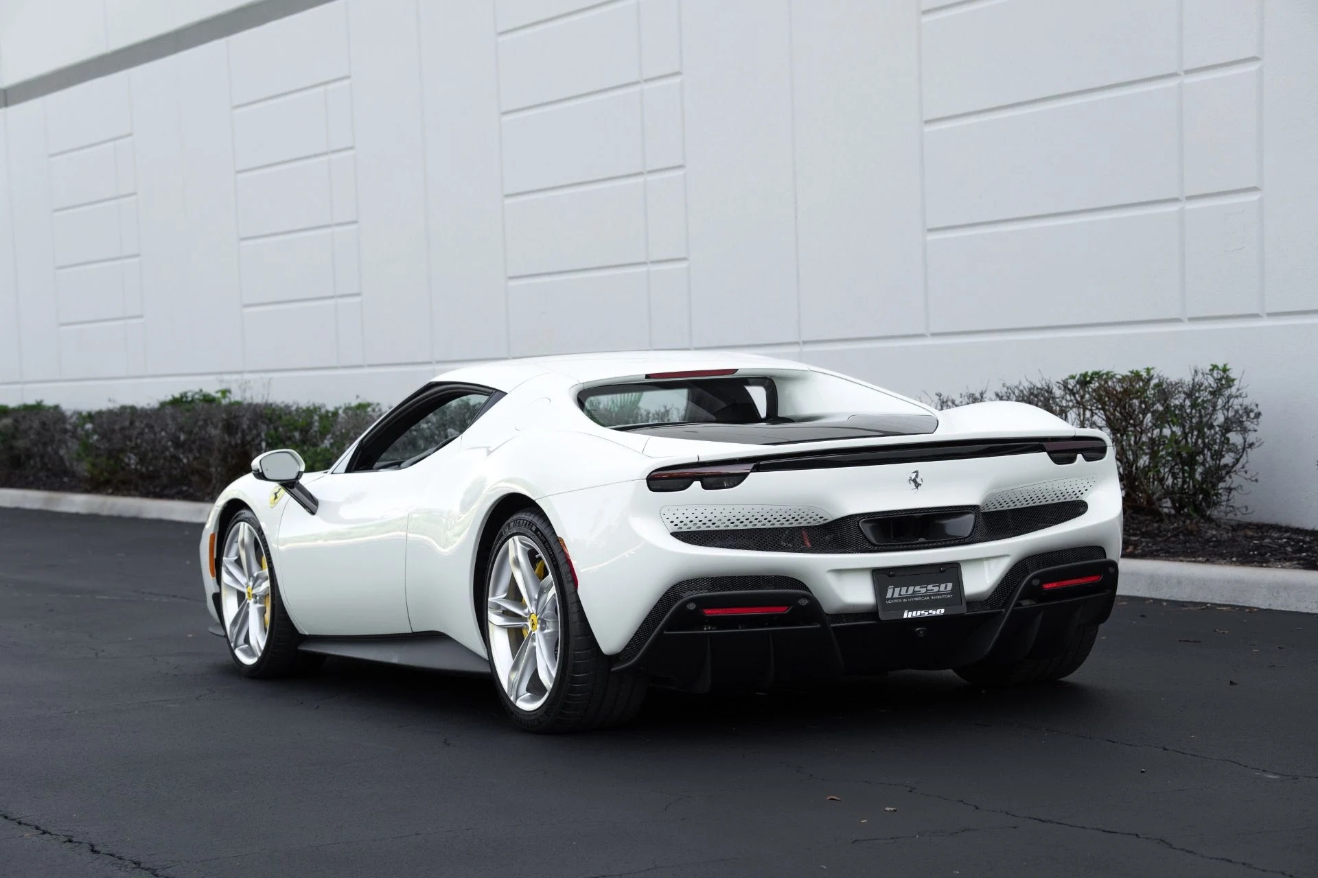 mph025_1072974682_Used_2025_Ferrari_296_GTB_1761682901_b58aa9f9ea