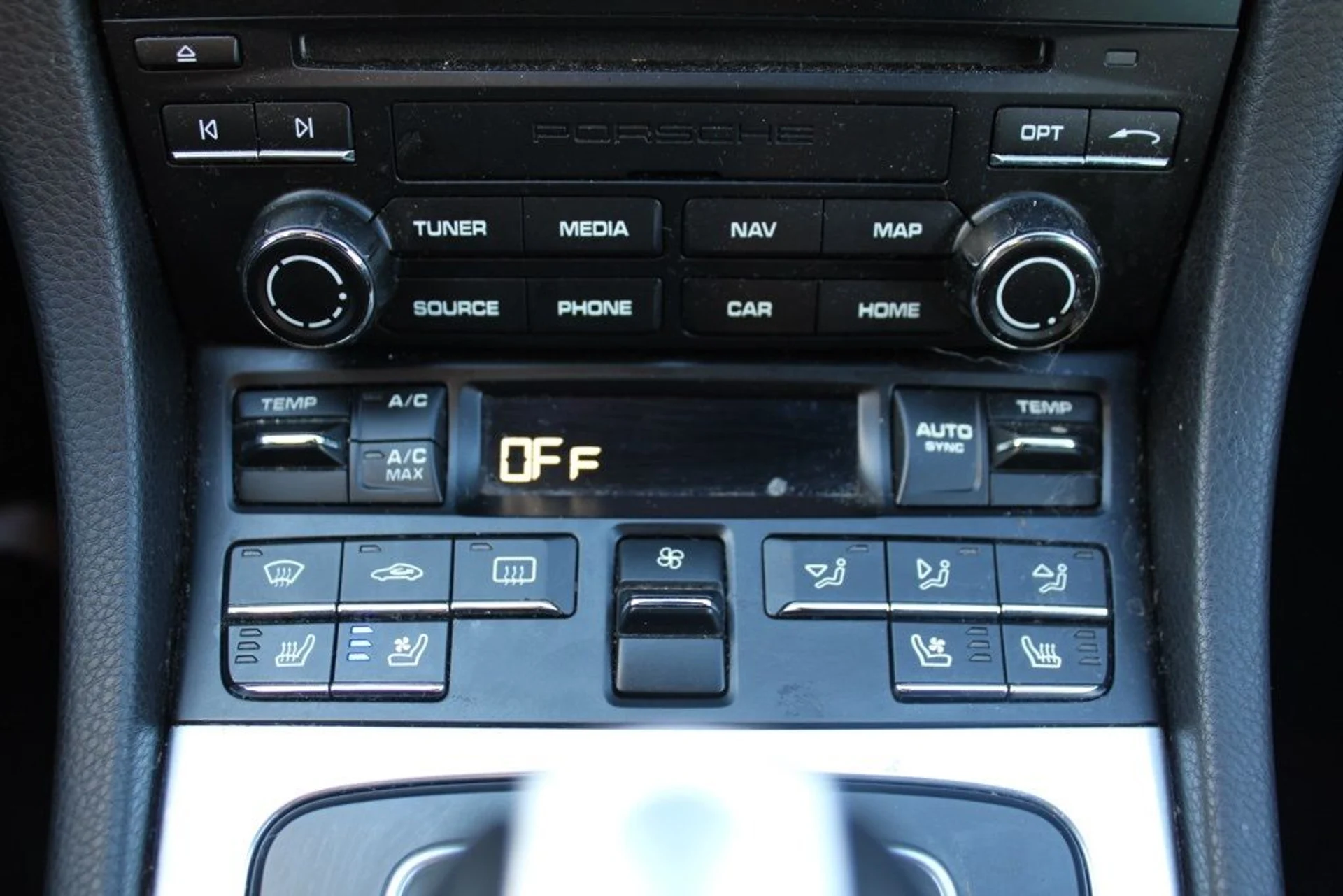 mph025_1073322935_140c6f338763a545c788390399b19009_f3a444c2e2