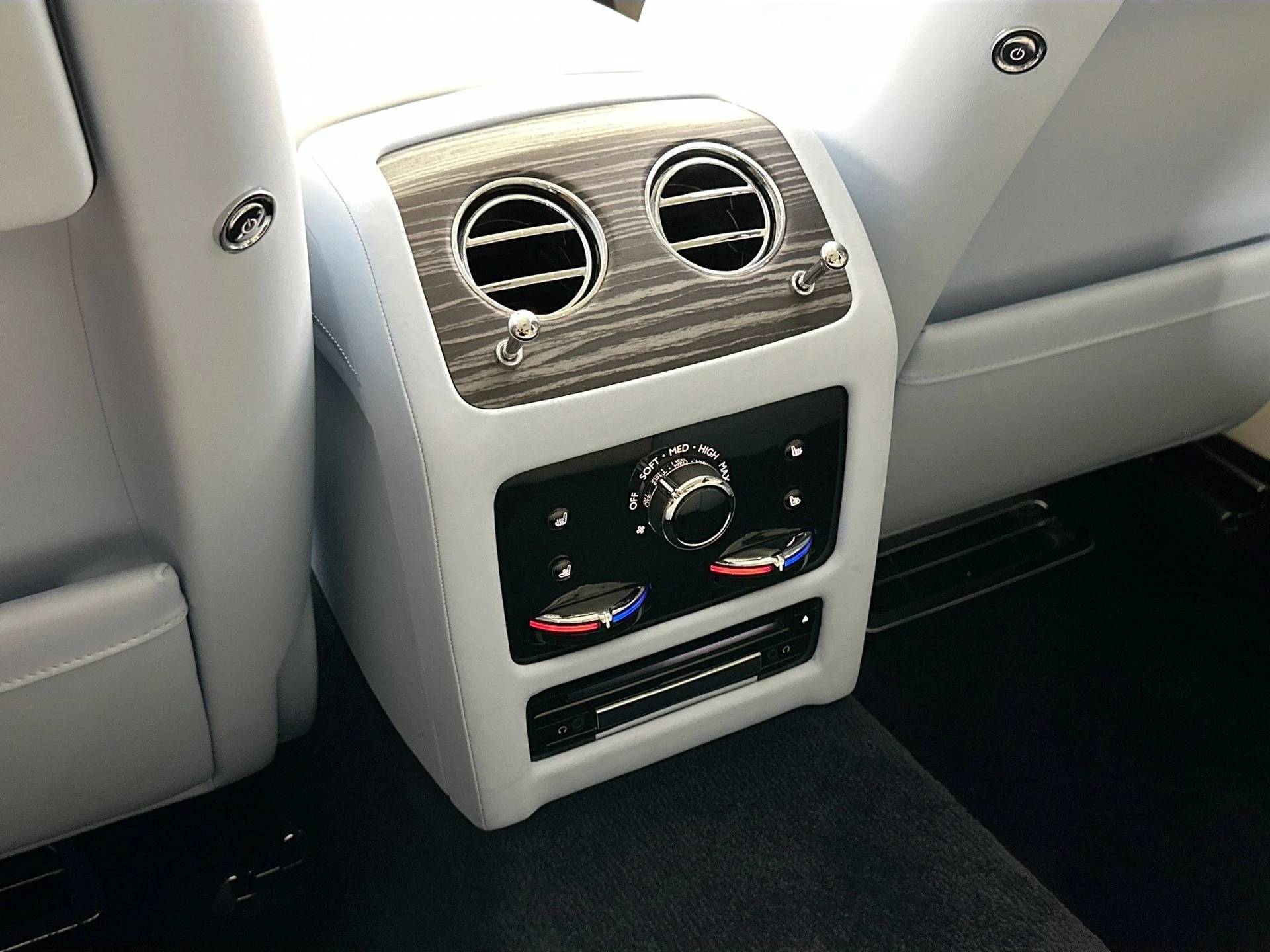 mph025_1075984880_26_29fe46e8d3