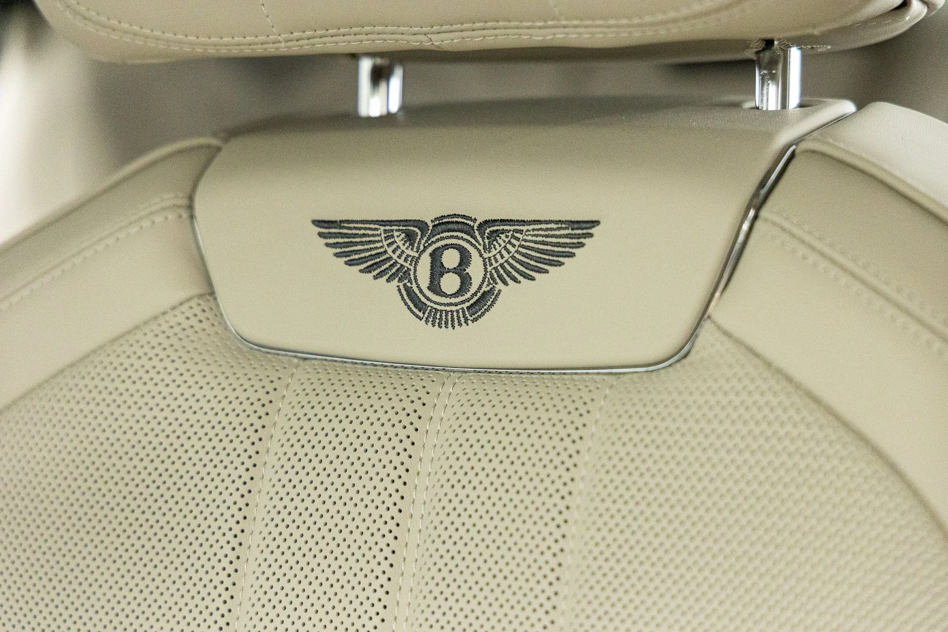 mph025_1076729042_0fba27736bc1ff51c471a1d7b498413ax_d45e2ec84d