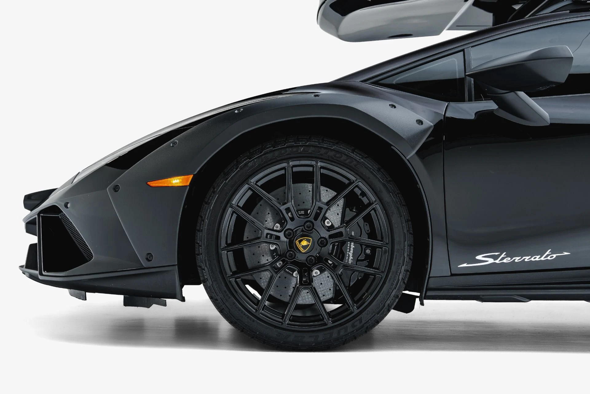 mph025_1081826713_Used_2024_Lamborghini_Huracan_Sterrato_1792020987_72fd0ddc78