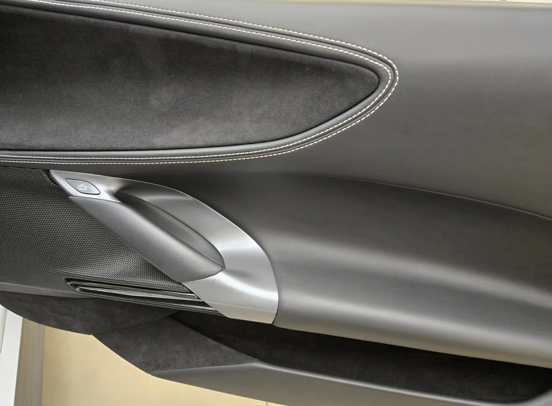 mph025_108408074_Used_2024_Ferrari_SF_90_Spider_1768891324_095bd2206c