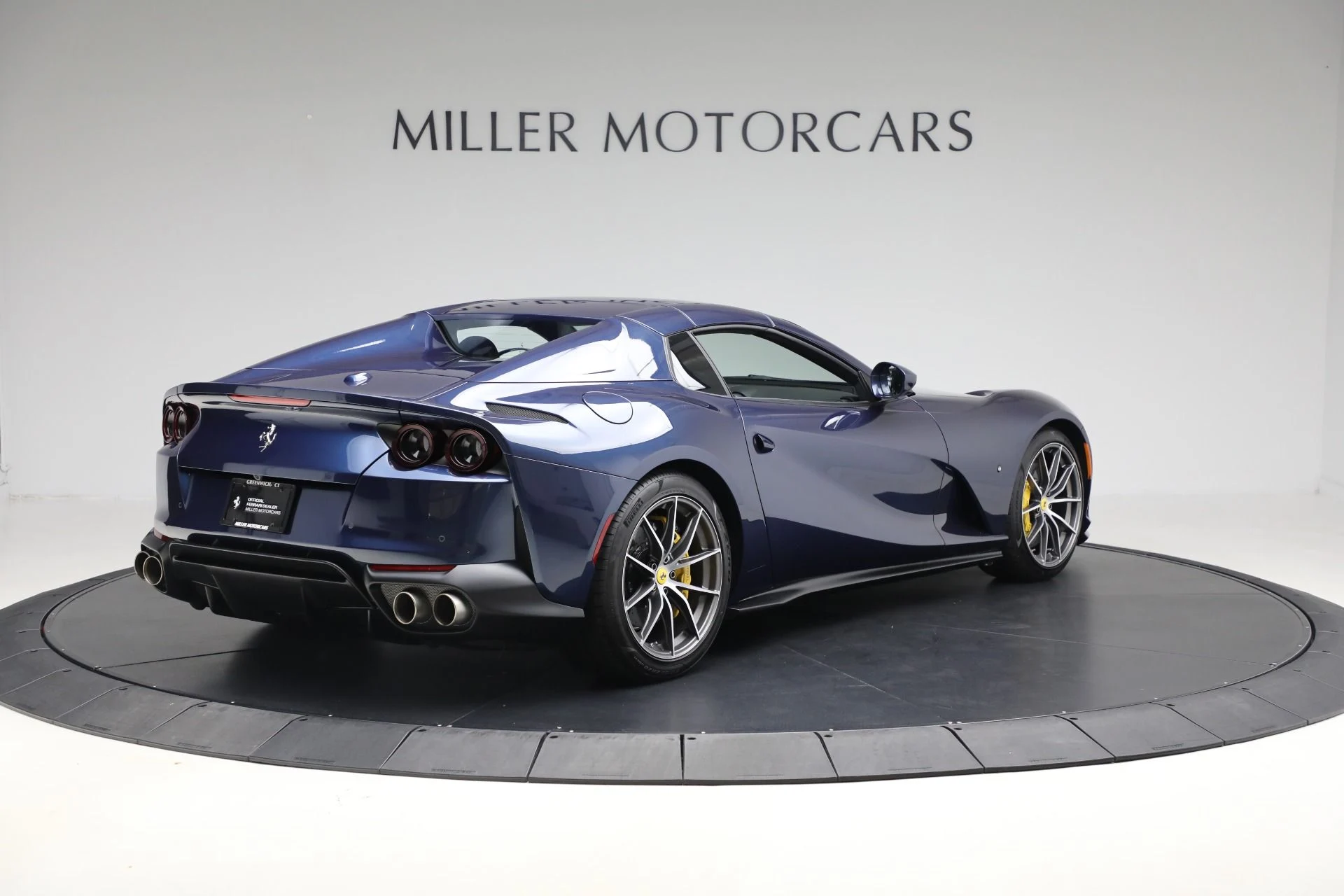 mph025_1087119431_Used_2022_Ferrari_812_GTS_1761676102_719090fb95