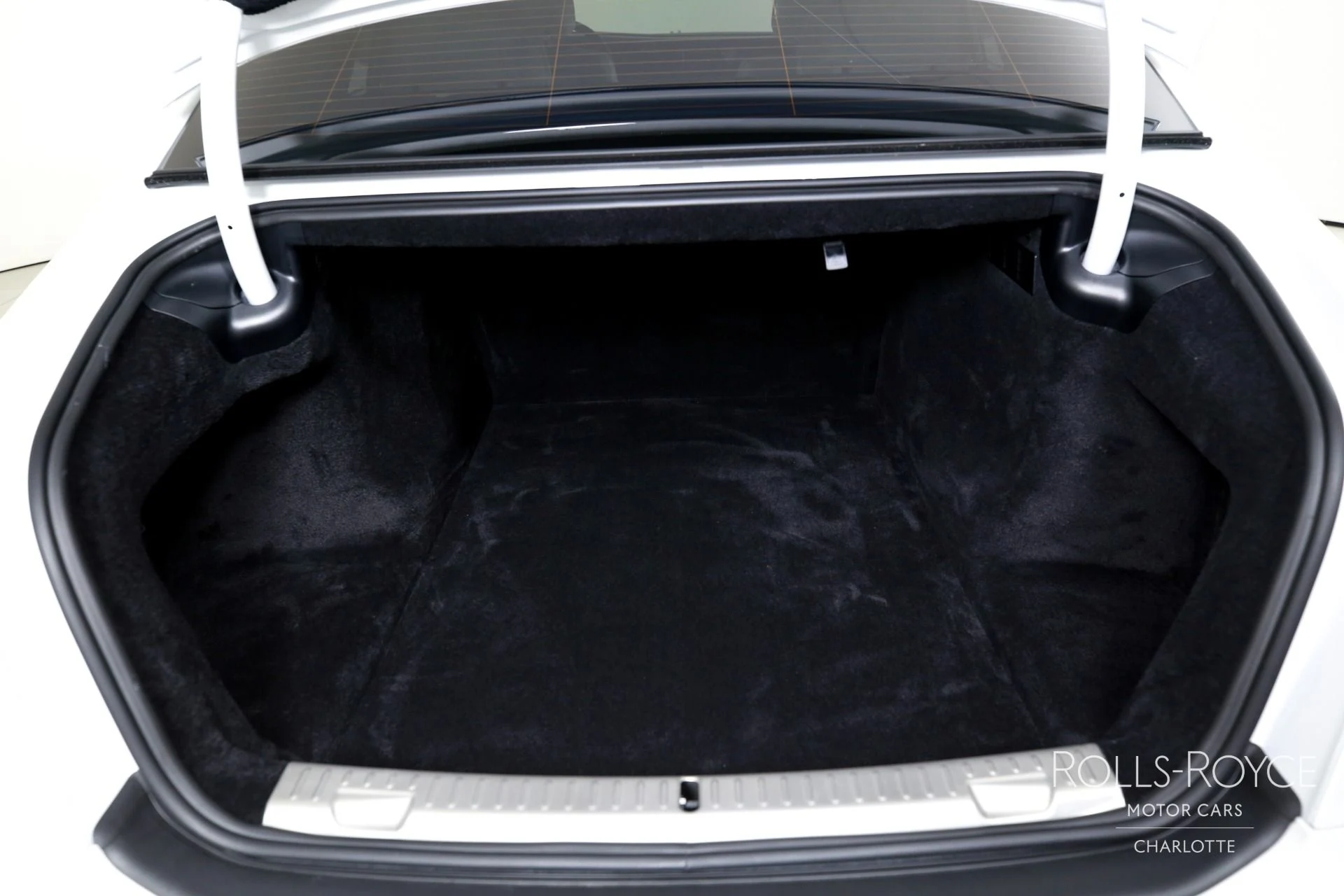 mph025_109054149_Used_2021_Rolls_Royce_Ghost_1787242896_81cc95affd