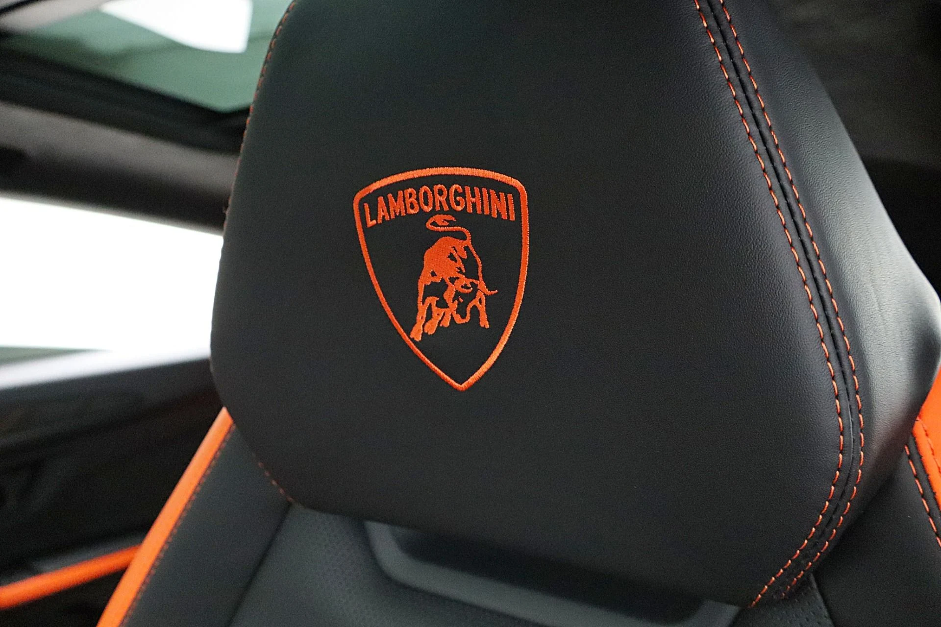 mph025_1096175209_Used_2026_Lamborghini_Urus_SE_5aadac73be