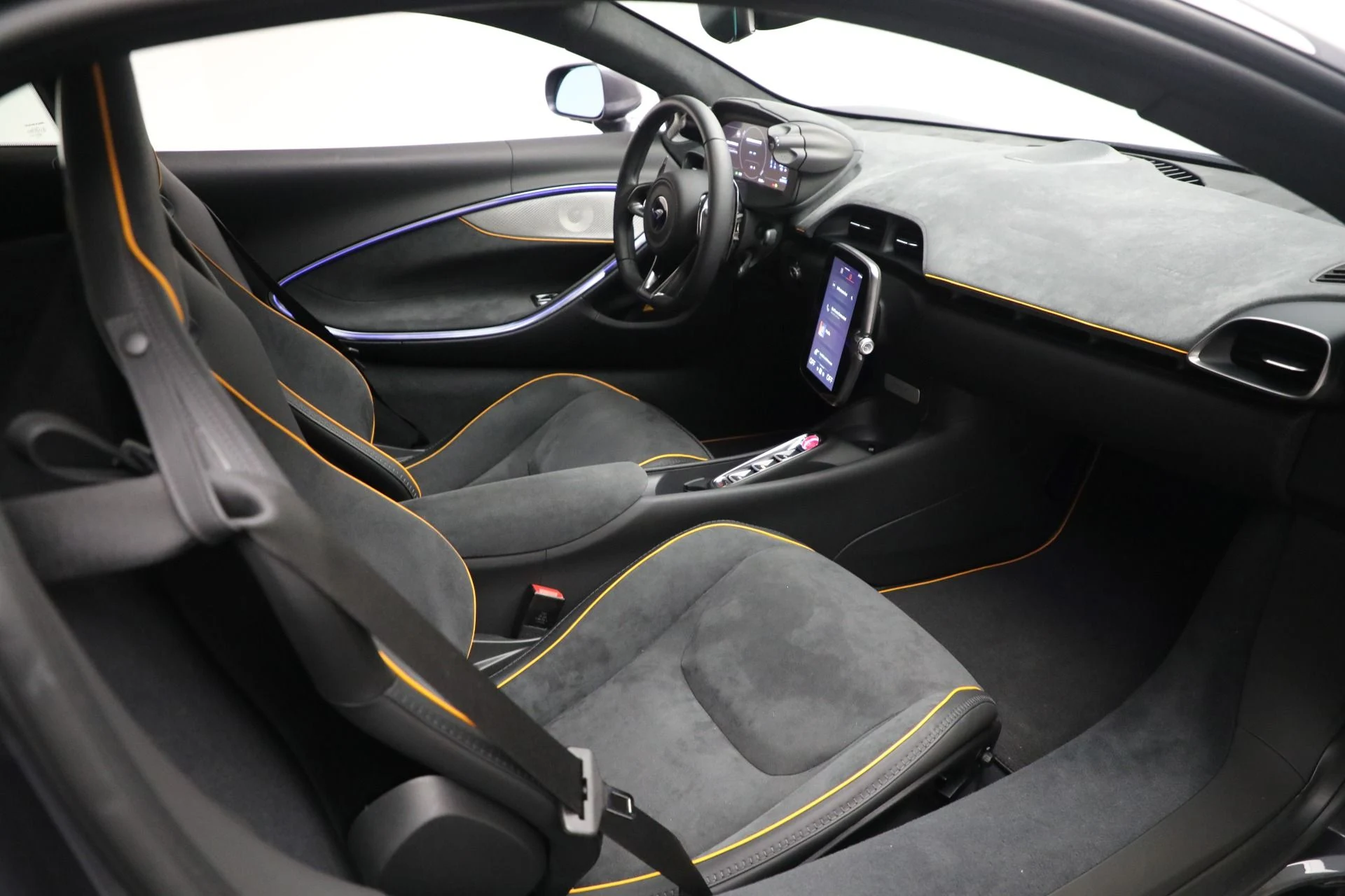 mph025_1098976785_New_2024_Mc_Laren_Artura_Performance_f97c685ef1