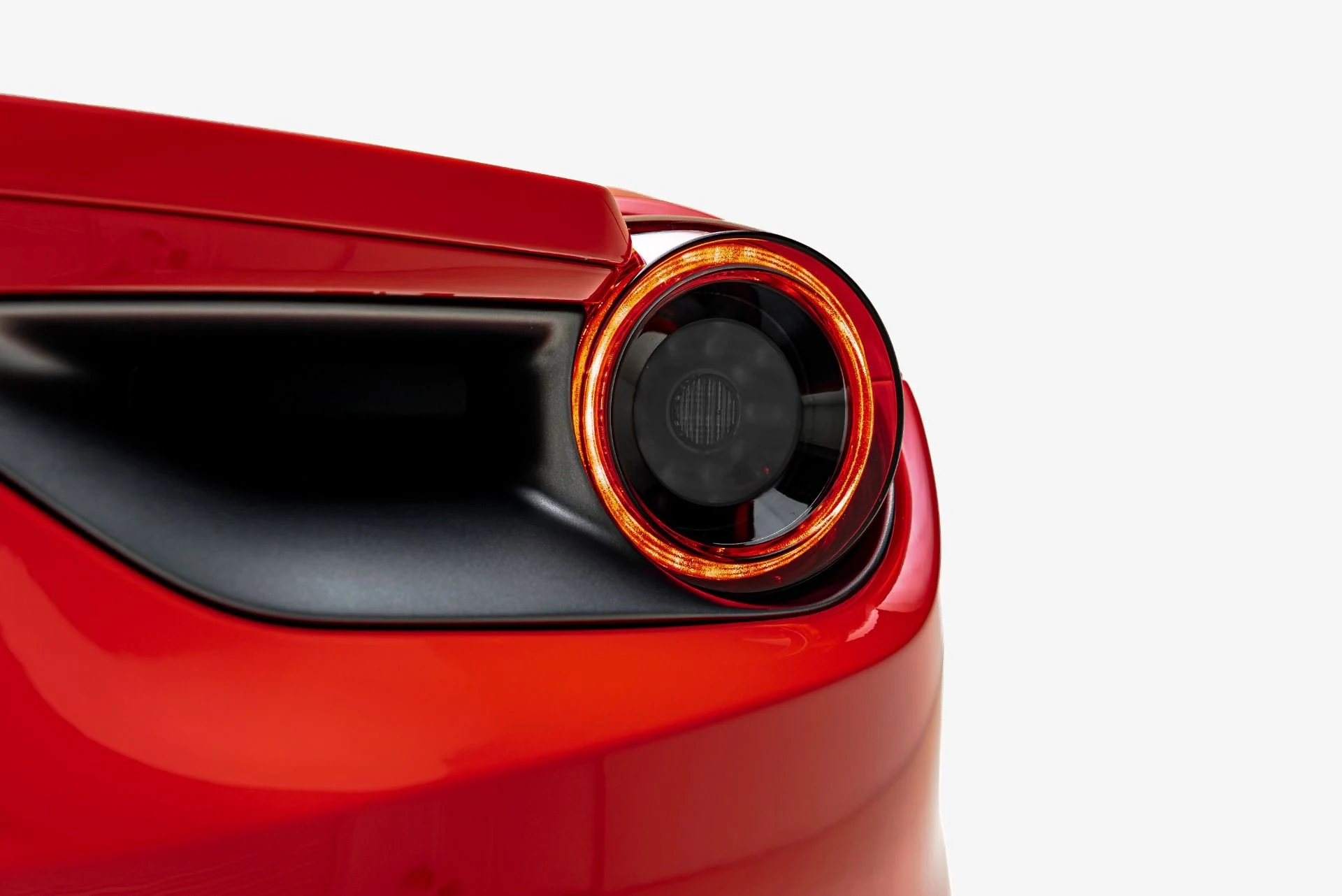 mph025_1101712665_Used_2018_Ferrari_488_GTB_1784764944_8ff8f82766