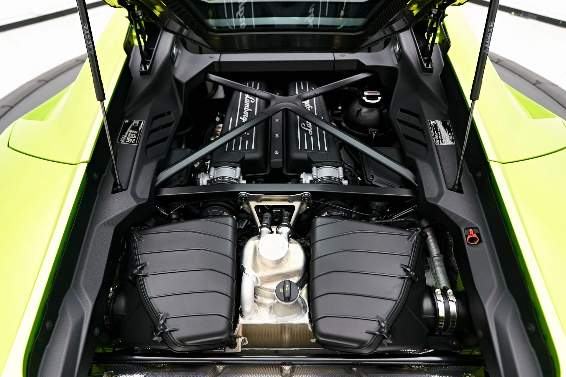 mph025_1108394983_Used_2023_Lamborghini_Huracan_Tecnica_Base_1715640571_d63a5f01c6