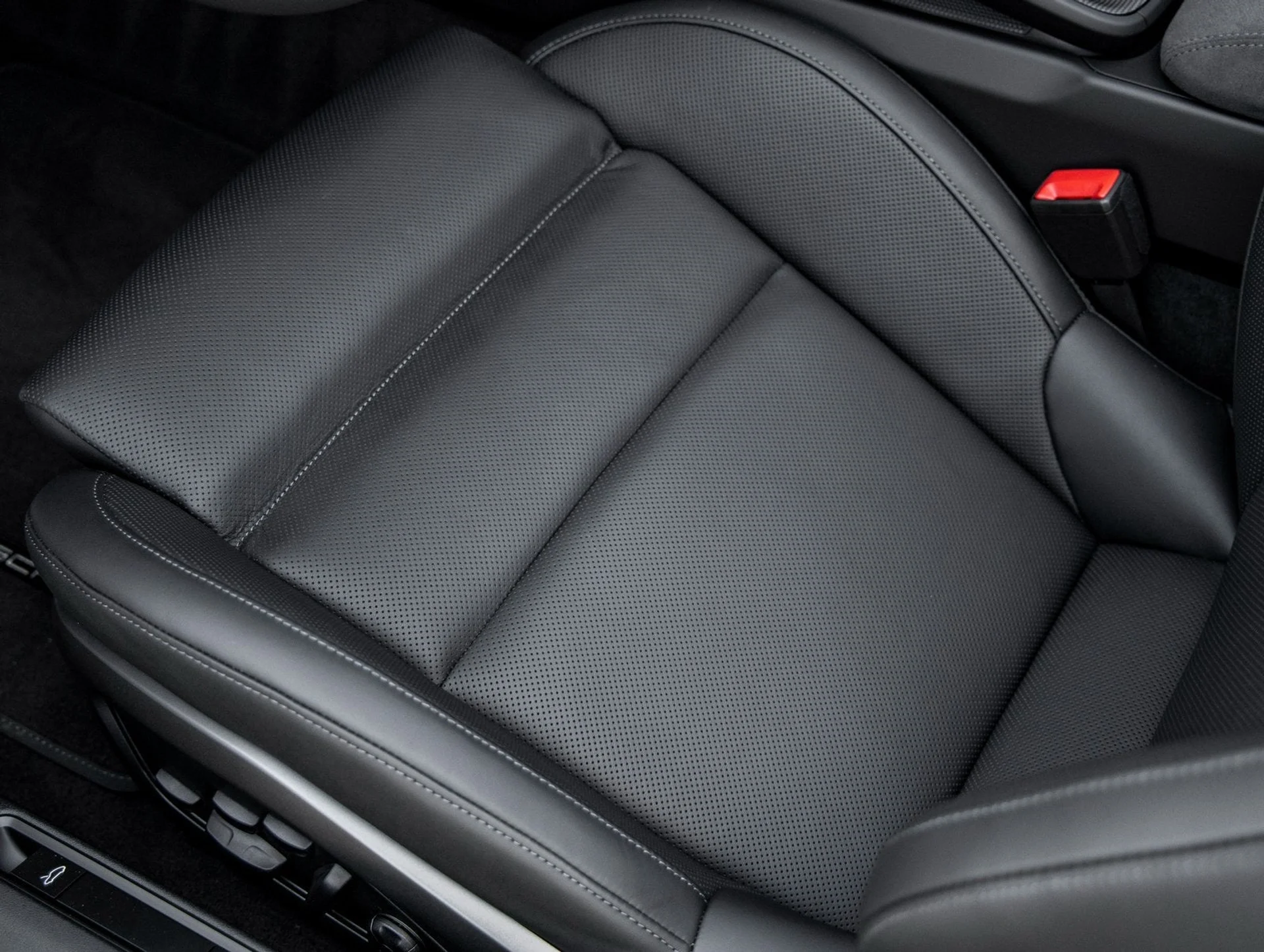 mph025_1112964032_26_ec01232971