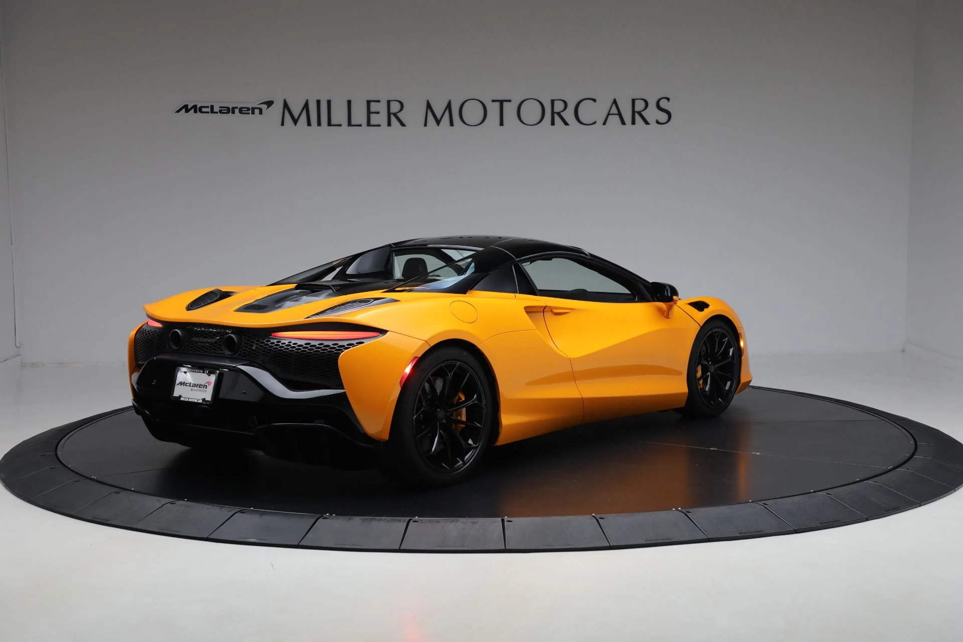 mph025_1126240619_New_2026_Mc_Laren_Artura_Spider_Tech_Lux_4ced754be7