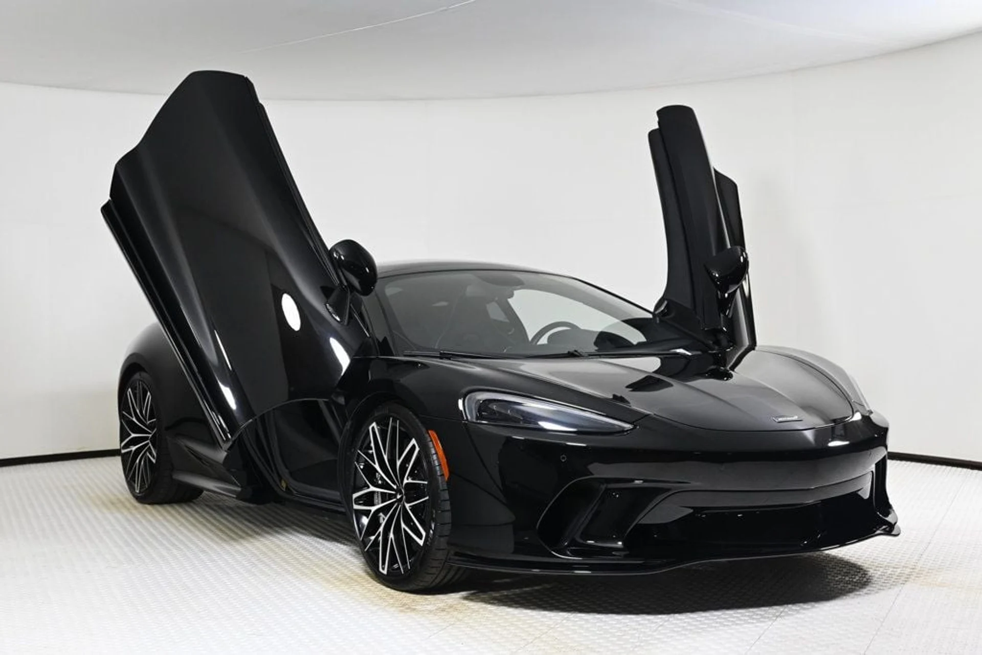 mph025_1130395947_used_2021_mclaren_gt_base_11350_22918068_25_1024_eaf09a60db