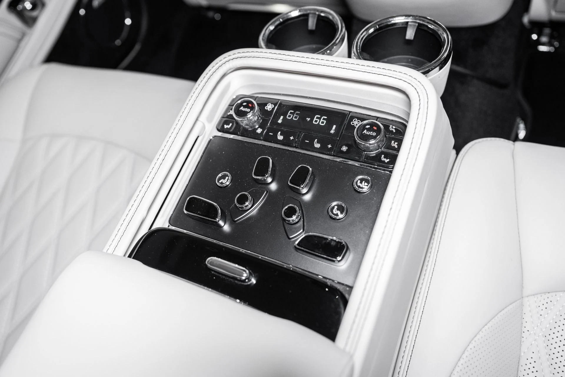 mph025_1130403337_Used_2017_Bentley_Mulsanne_Speed_1758377888_04114265d6