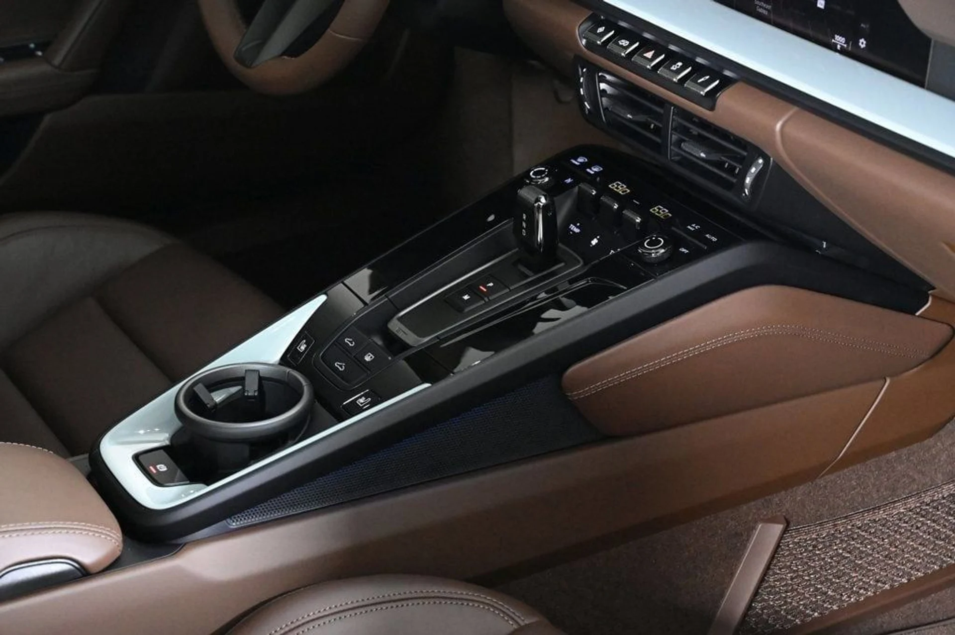 mph025_1132143299_4a5e717f1b0449bfa8e4f0e9d243b9dc_681d1f7352