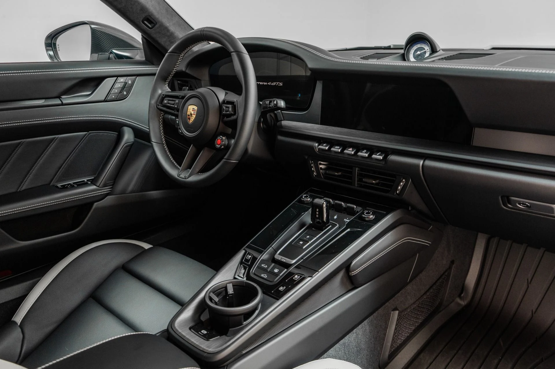 mph025_1133261472_Used_2026_Porsche_911_Carrera_4_GTS_Premium_Package_Gloss_Black_Exterior_Package_1786388156_67b1db2477
