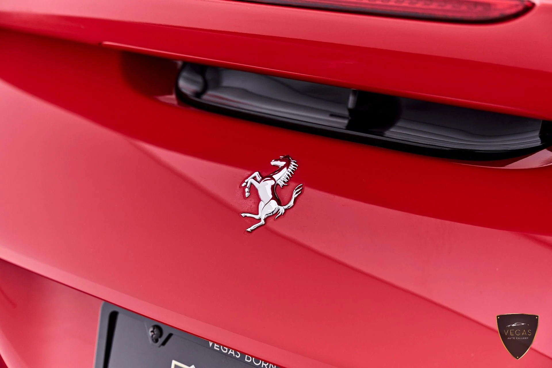 mph025_1137291690_Used_2022_Ferrari_F8_Tributo_Base_1783507023_db88ef35b2