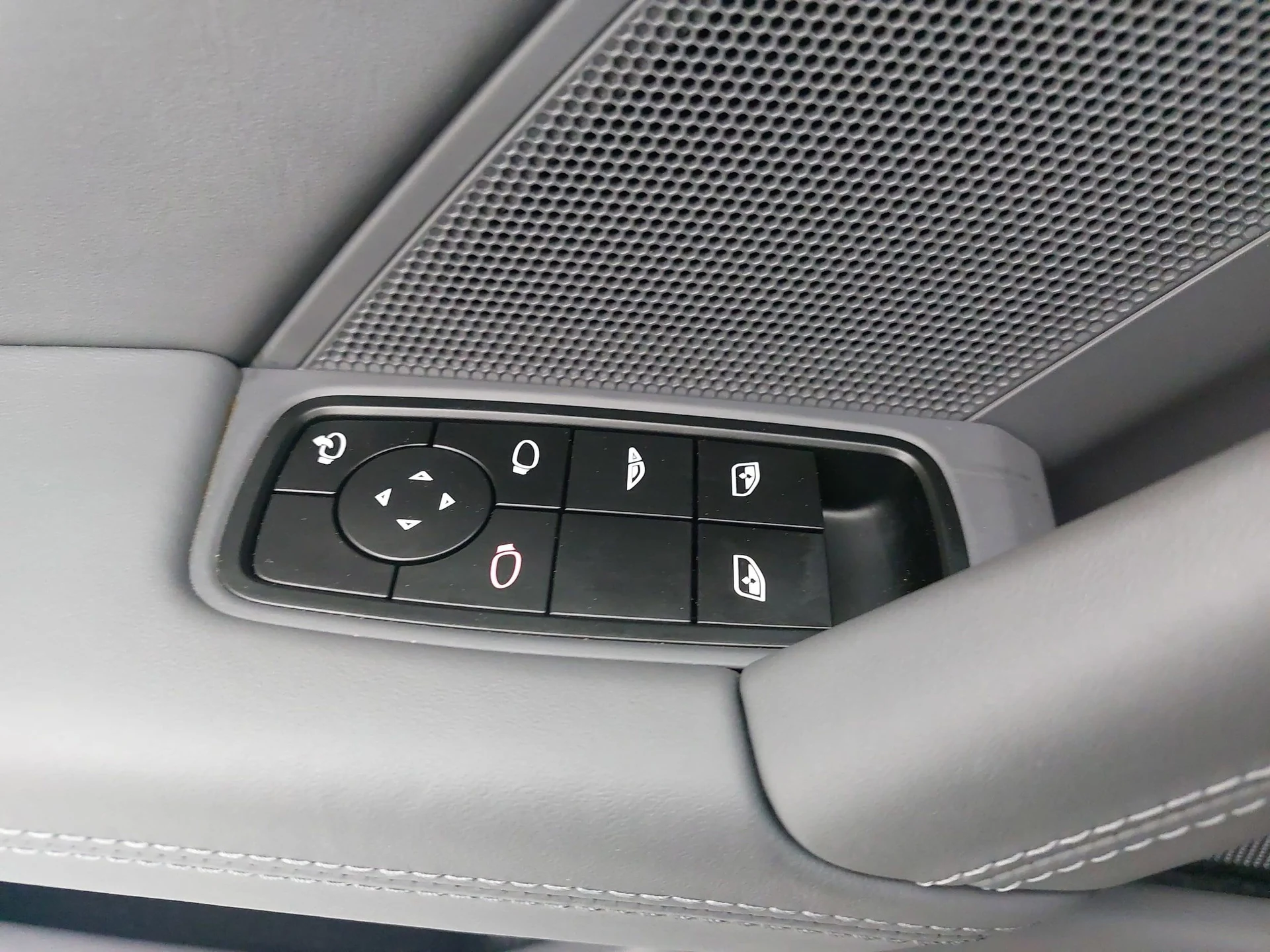 mph025_1143475782_1448a1314ea8c4e69c7ec03f70b84f95x_a8d408b8b9