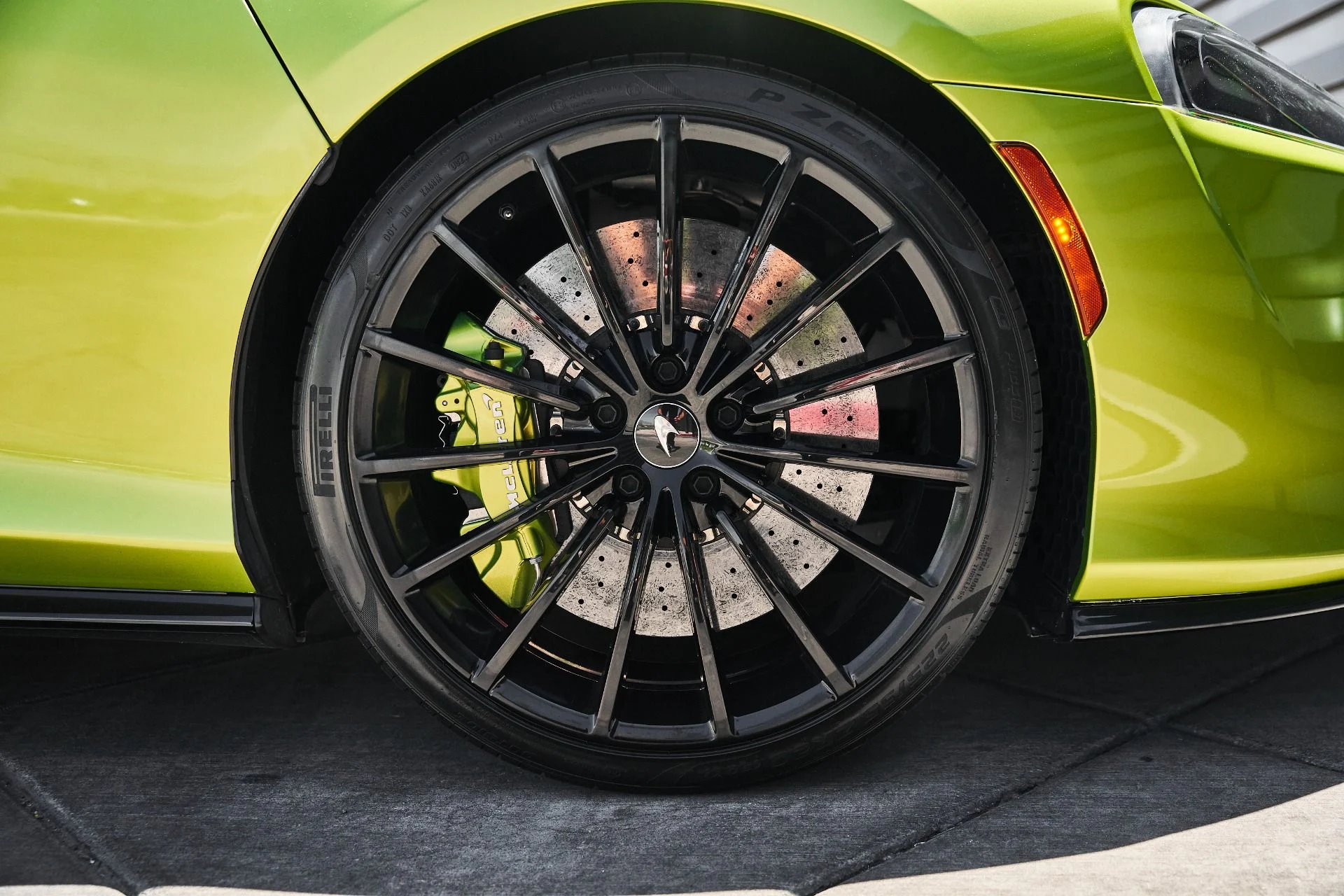 mph025_1150763008_Used_2023_Mc_Laren_GT_Base_1781809946_17e75a7fb5