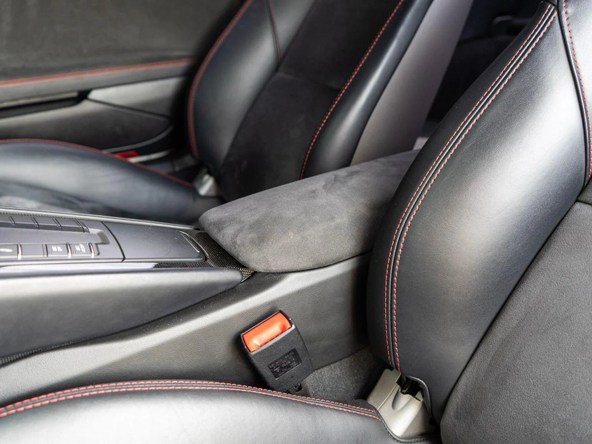 mph025_115275501_x_HZ_Tv_P0_W_Wm_Wl_O8br_LR_Iw_Zf5z0_I_5f5803635c