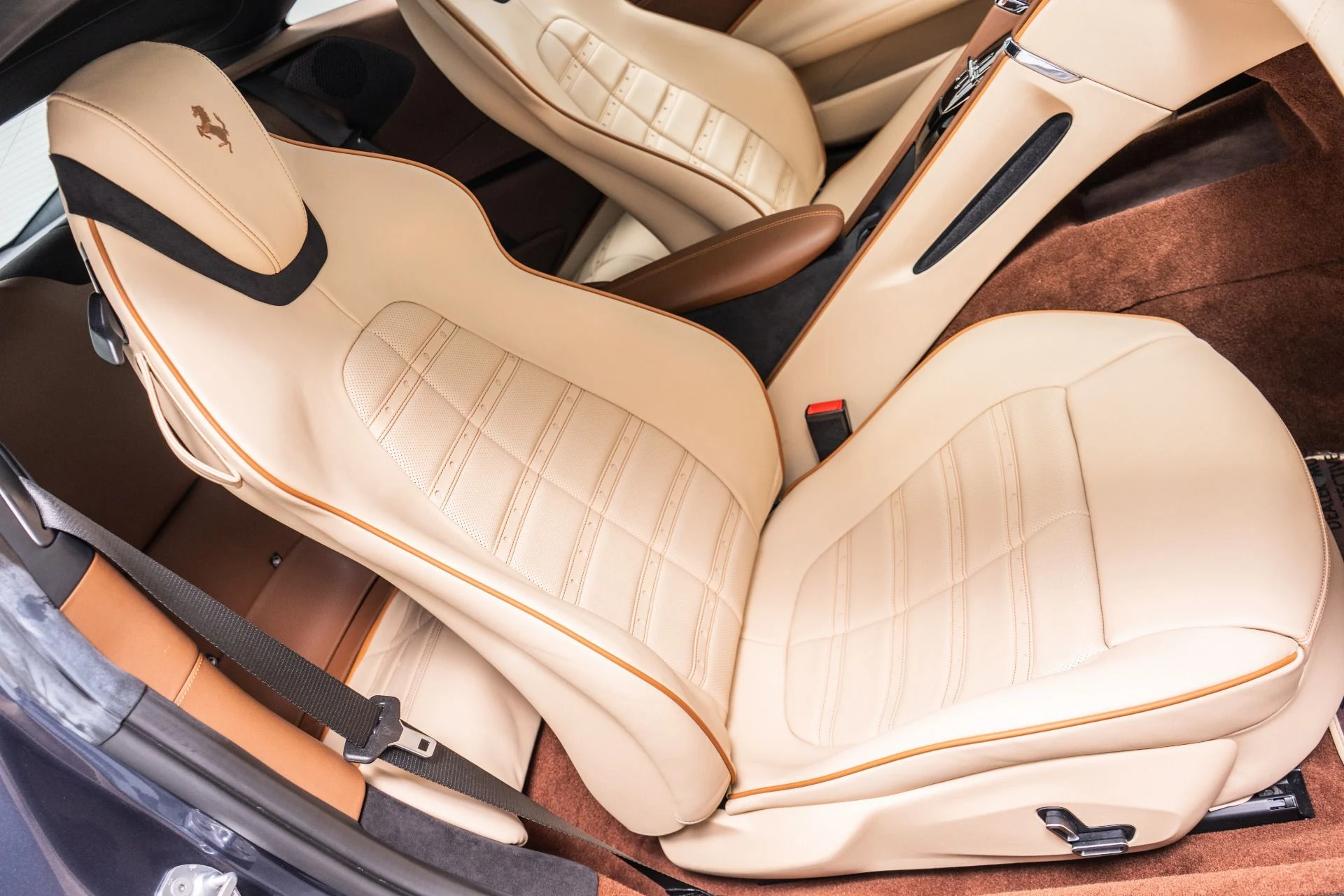 mph025_1168275706_Used_2022_Ferrari_Roma_Low_Miles_Ventilated_Daytona_Seats_Two_Tone_Interior_Beautiful_1791313044_835aee0941