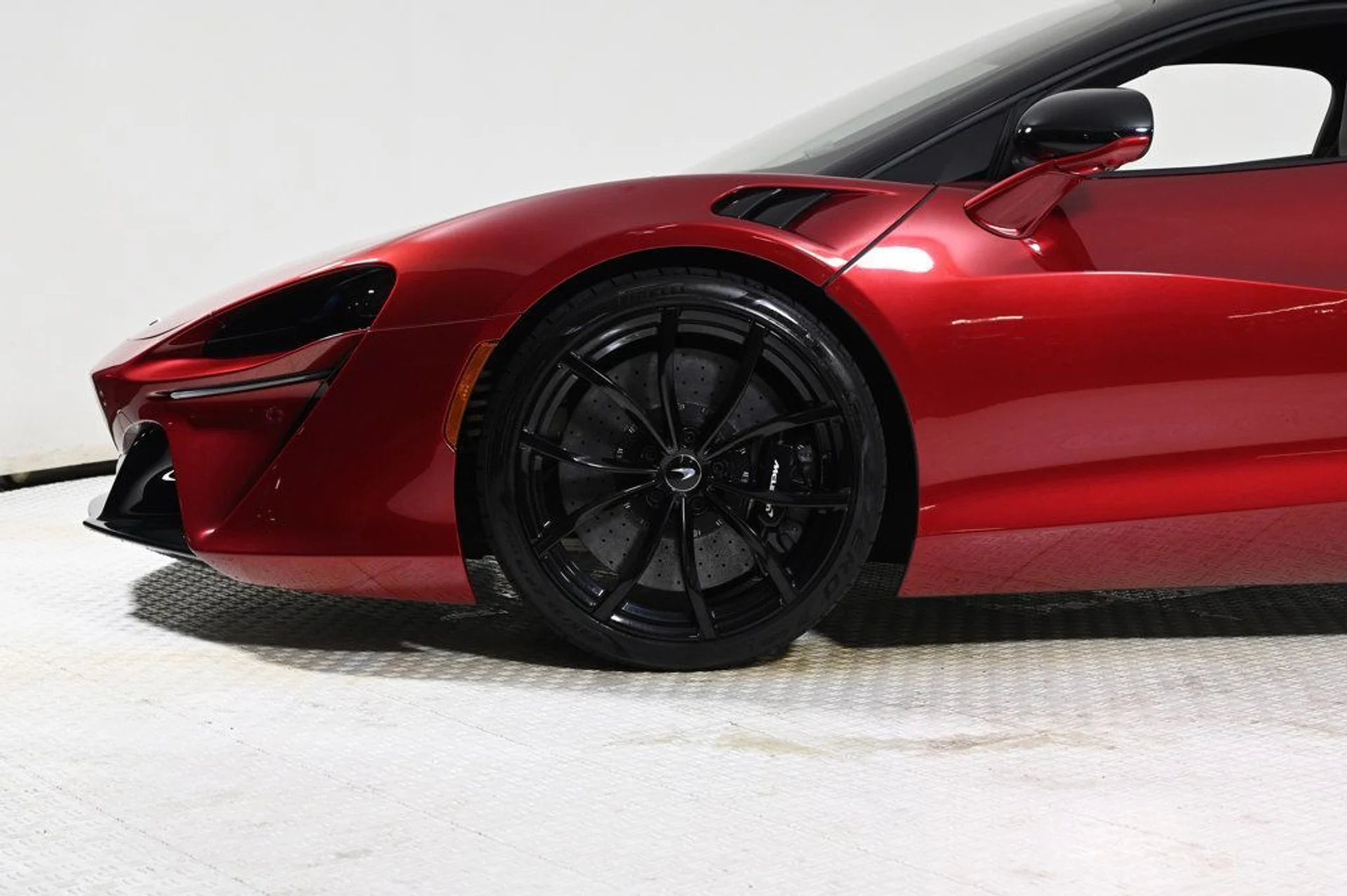 mph025_1169566038_used_2024_mclaren_artura_vision_11350_22954264_25_1024_53b8030bd8