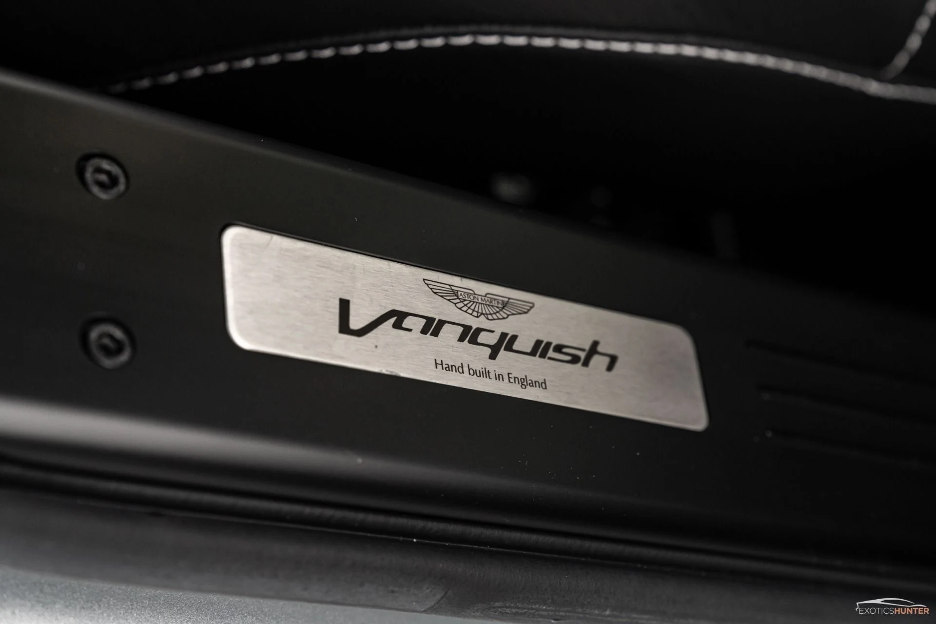 mph025_1180372617_Used_2014_Aston_Martin_Vanquish_Iconic_Skyfall_Silver_w_One77_Steering_Wheel_Carbon_Roof_1721934406_083325aaf4
