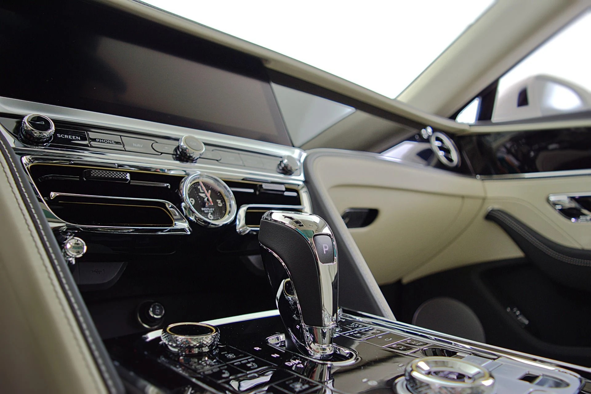 mph025_1184969376_Used_2023_Bentley_Flying_Spur_Hybrid_V6_LEASE_OPTIONS_AVAILABLE_aceb647e80