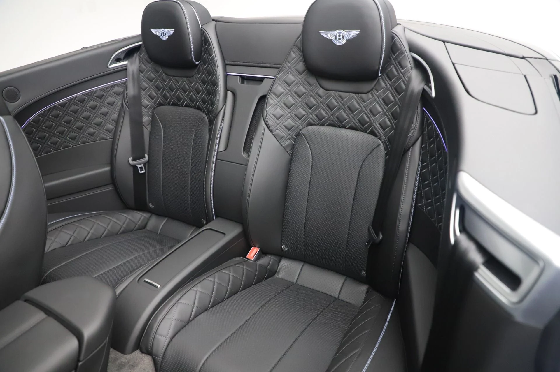 mph025_1186109515_Used_2020_Bentley_Continental_GTC_V8_1777583476_5faa1bfb54