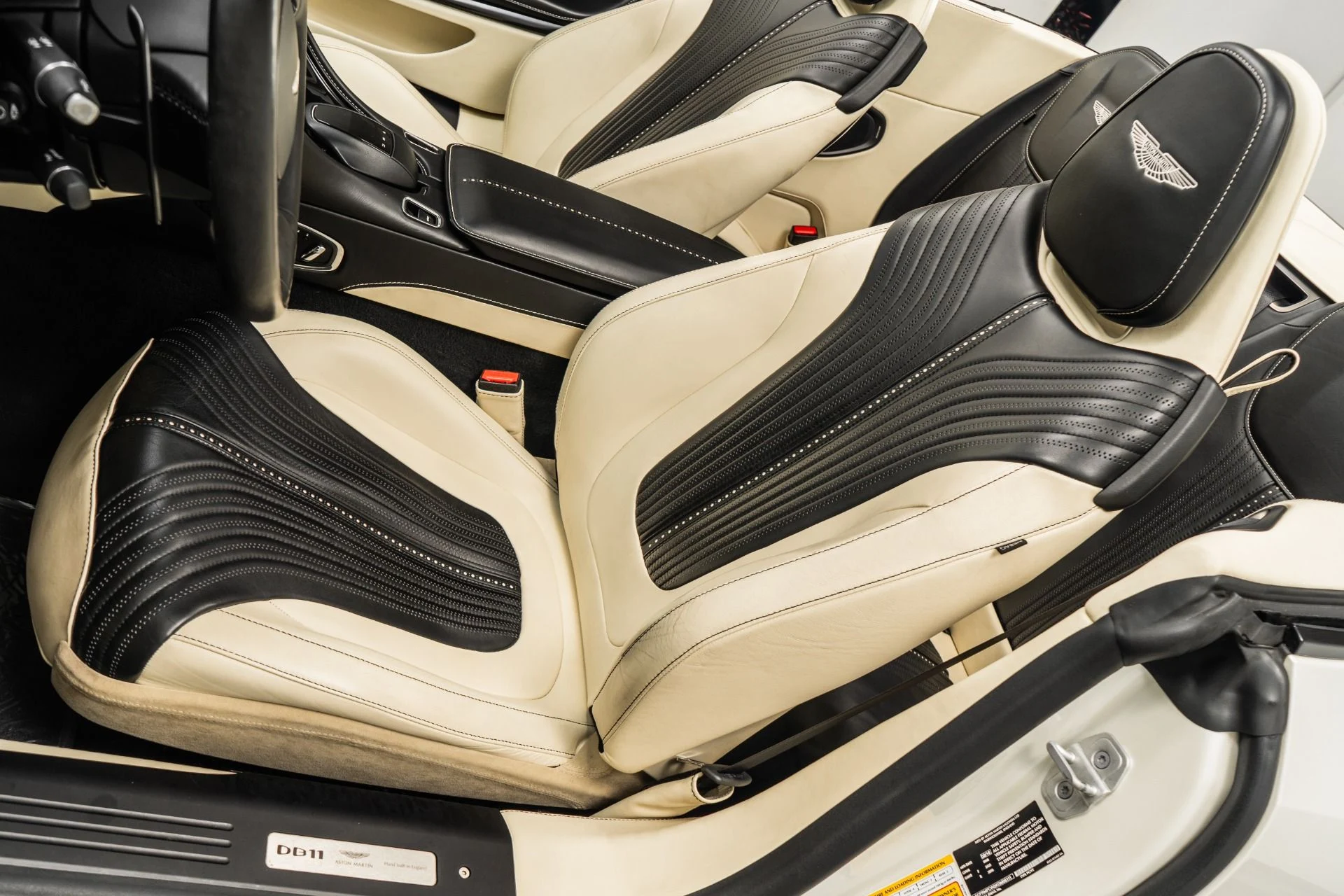 mph025_1187706874_Used_2019_Aston_Martin_DB_11_Volante_1760477407_acbe40ca4d