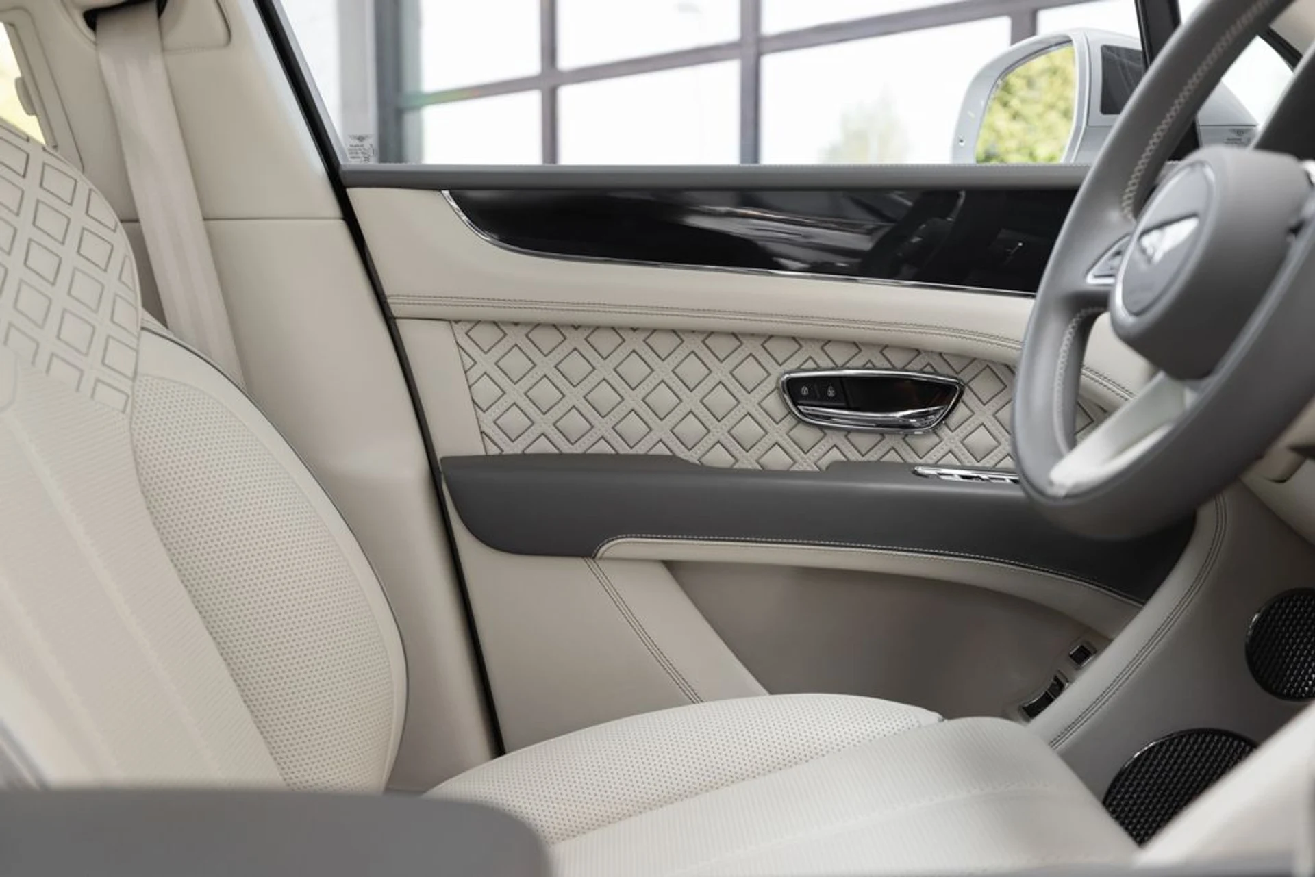 mph025_1189112320_616a1af4fbc28d02eed8885a011fbe94x_fb951220fd