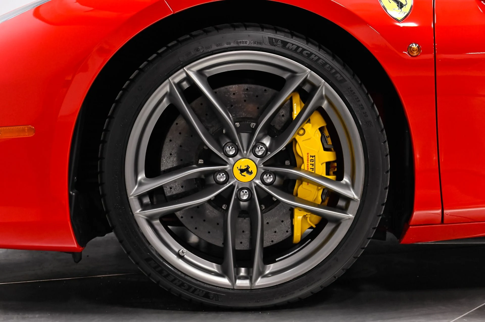 mph025_1189798532_Used_2018_Ferrari_488_Spider_1790629138_a4d3243dfe