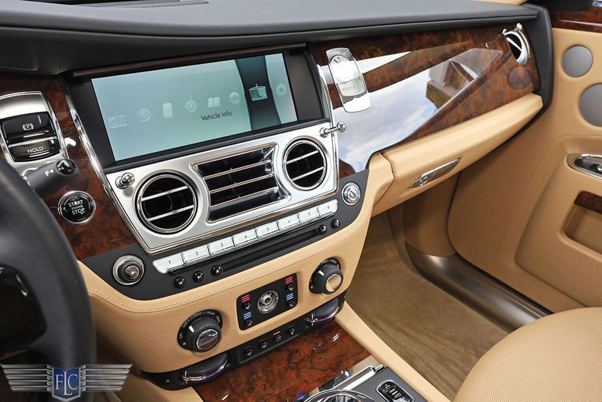 mph025_119169226_used_2014_rolls_royce_ghost_4drsedan_6305_22786117_26_1024_b5cd86c942