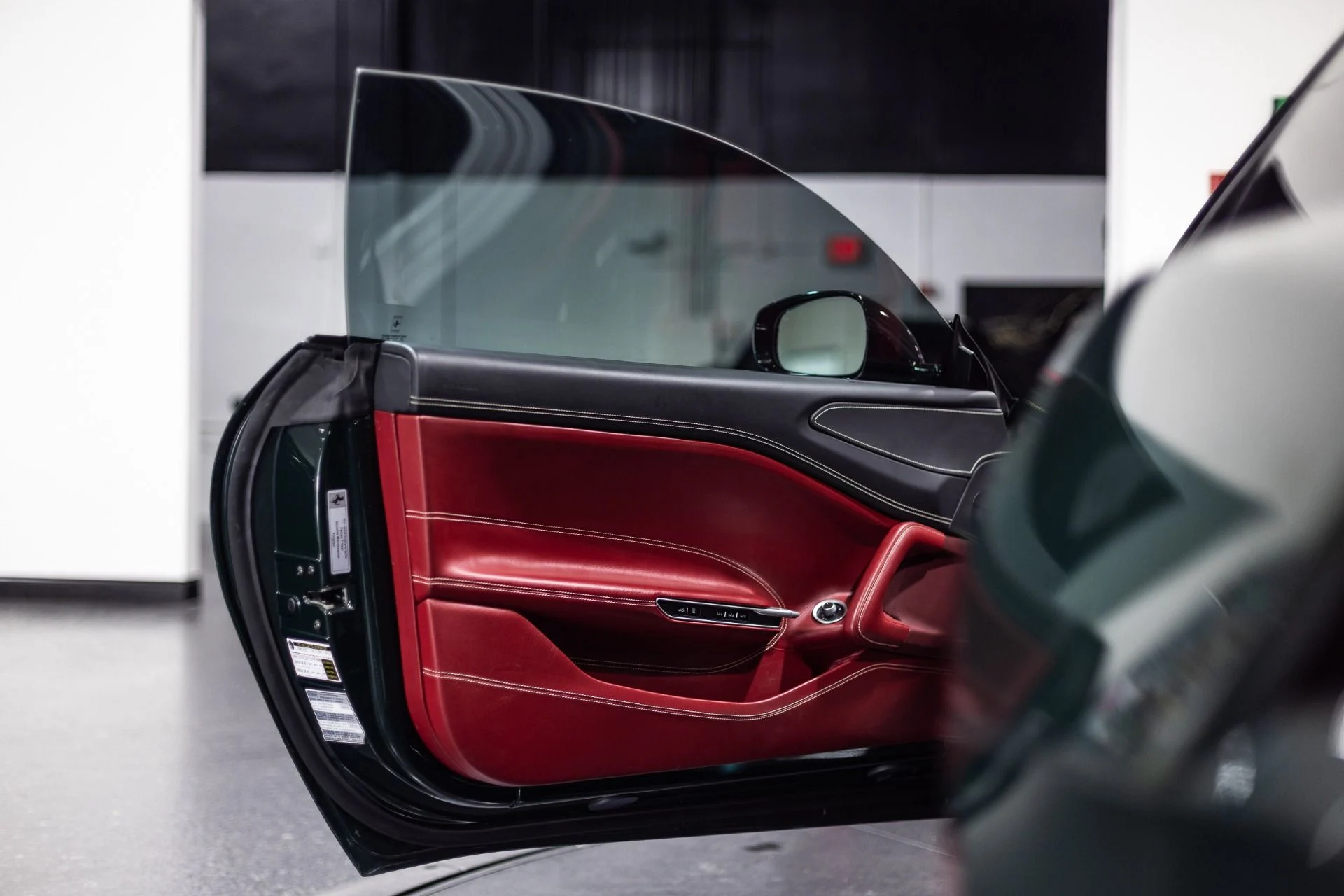 mph025_1199178840_Used_2018_Ferrari_GTC_4_Lusso_Tailor_Made_70th_Anniversary_HUGE_STICKER_1772204837_2d1da8e305