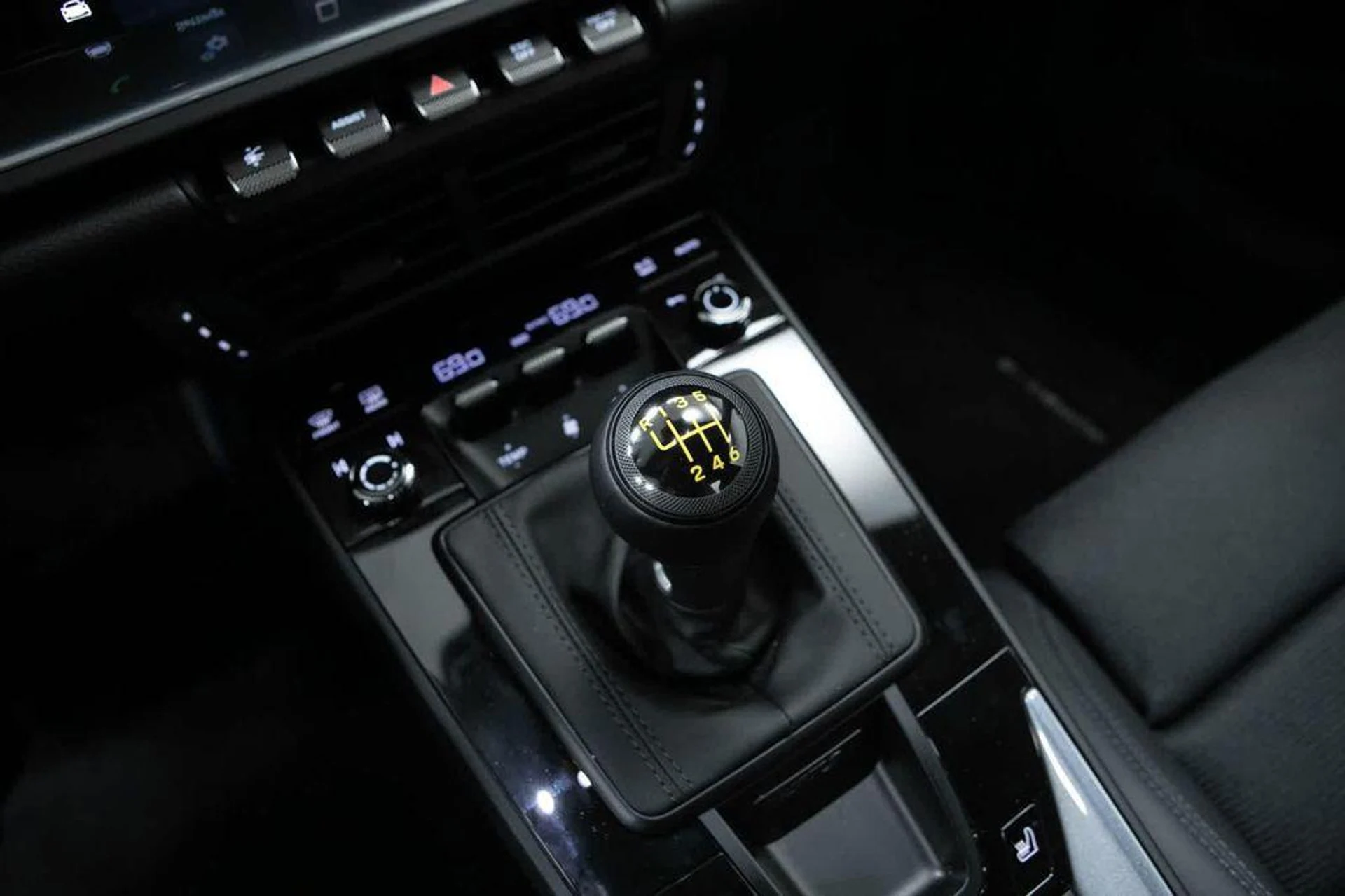 mph025_120703238_JGZ_1_V04ot2_X3z2_E_L_d9_S8_MVBH_0_336a905c91