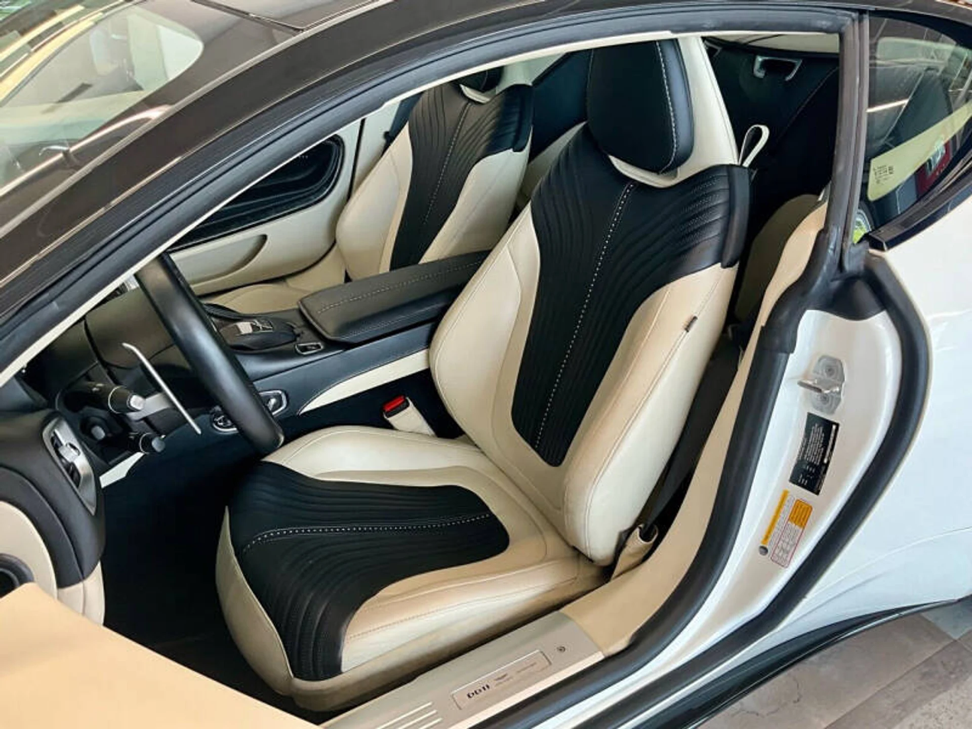 mph025_1208690923_2018_aston_martin_db11_v12_2dr_coupe_4110f56df9