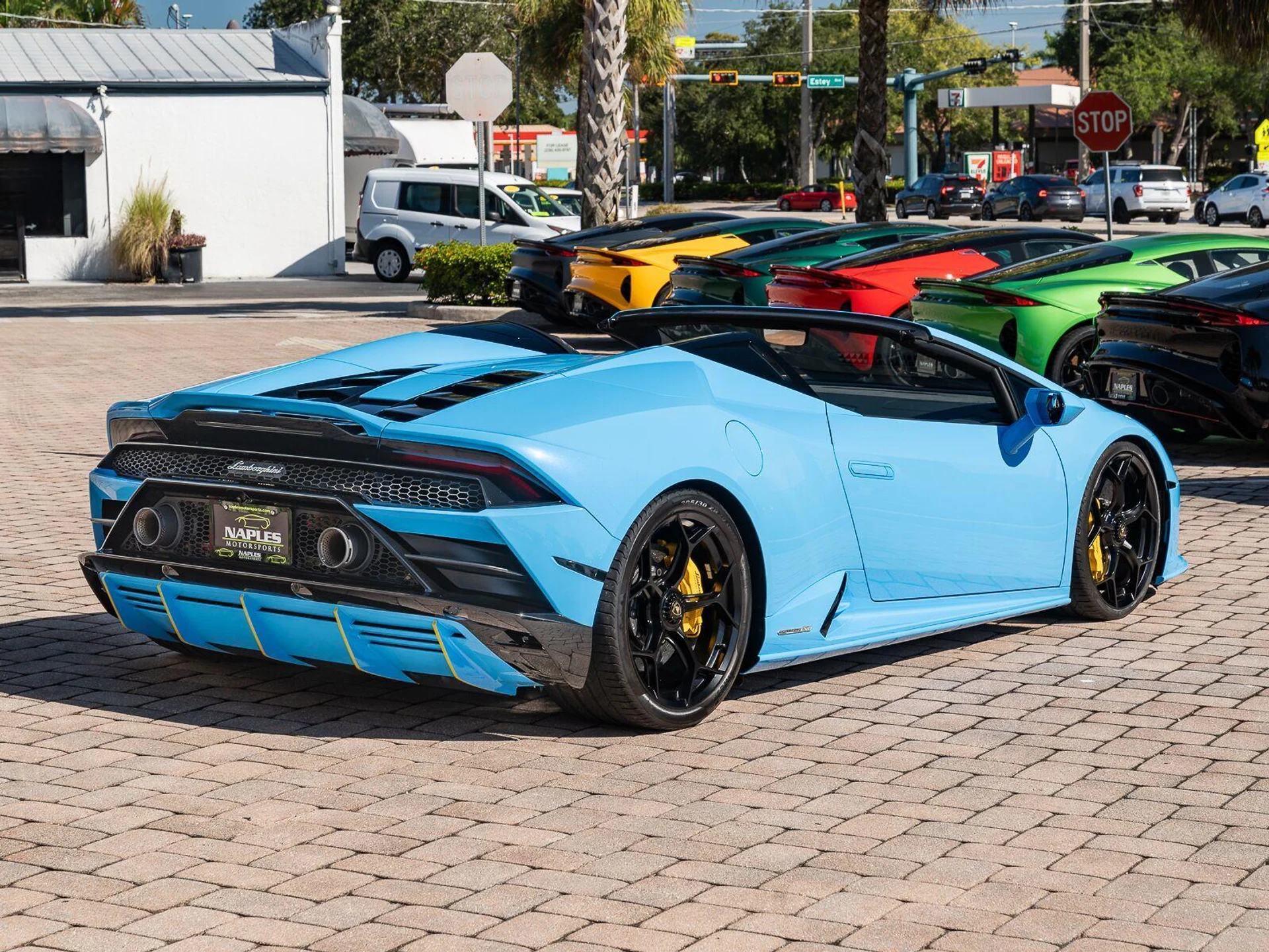mph025_1208825943_Used_2022_Lamborghini_Huracan_EVO_Spyder_AWD_1792704192_3a739784e5