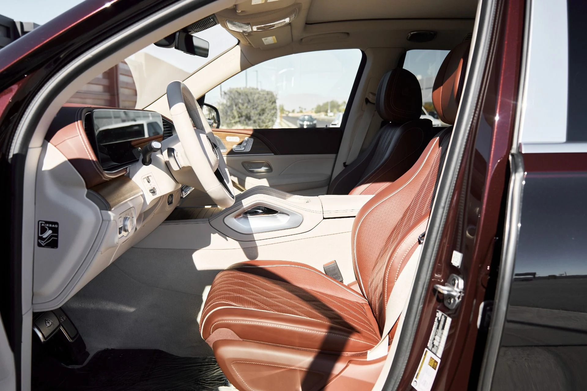 mph025_1214971222_Used_2024_Mercedes_Benz_GLS_Maybach_GLS_600_1762306344_305cf6029f