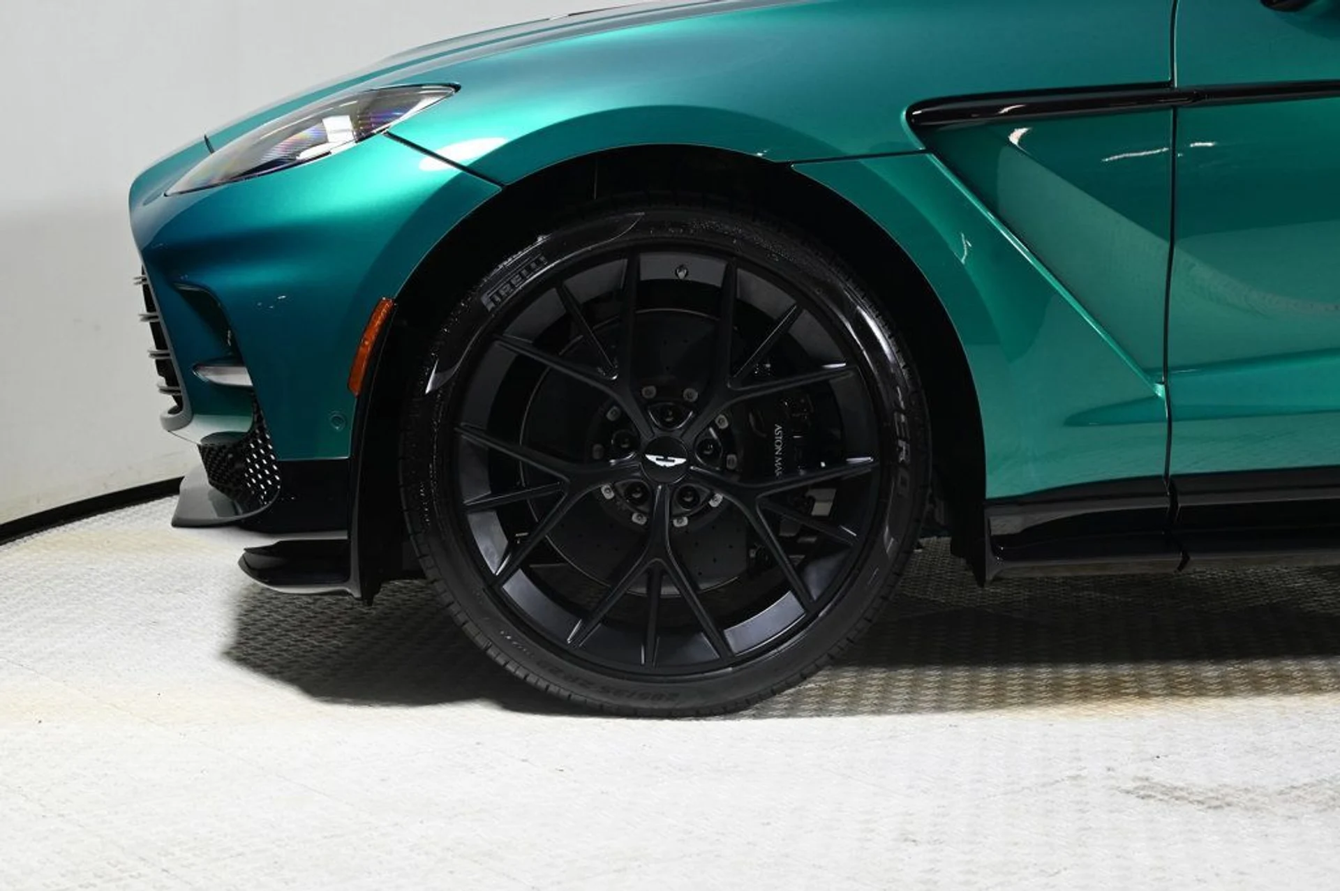 mph025_1217055196_new_2026_aston_martin_dbx_707awd_11350_22968751_26_1024_2a3fddfdd0