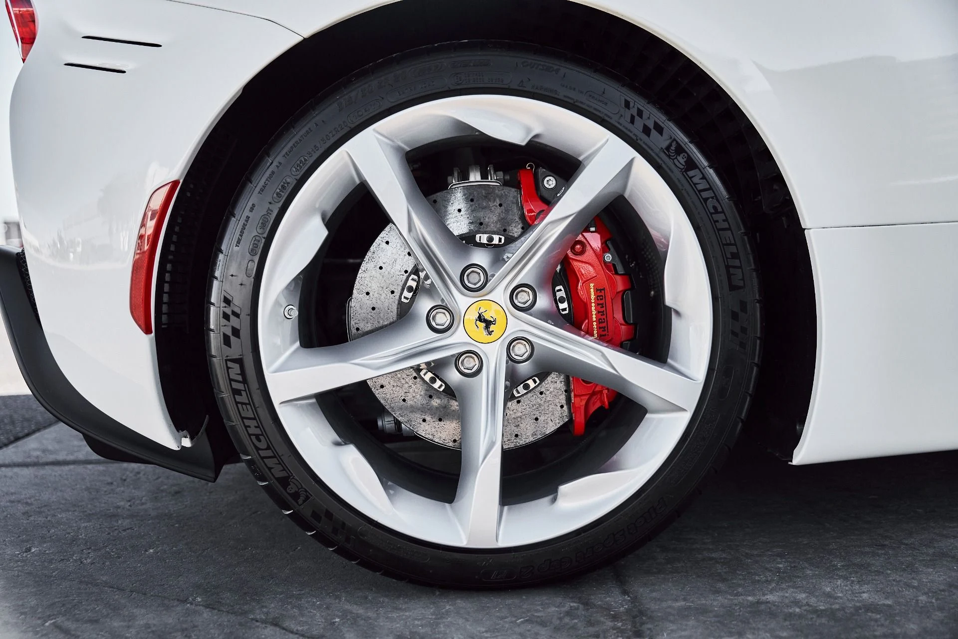 mph025_1218634403_Used_2025_Ferrari_SF_90_Spider_Base_1776876570_647c6f4e58