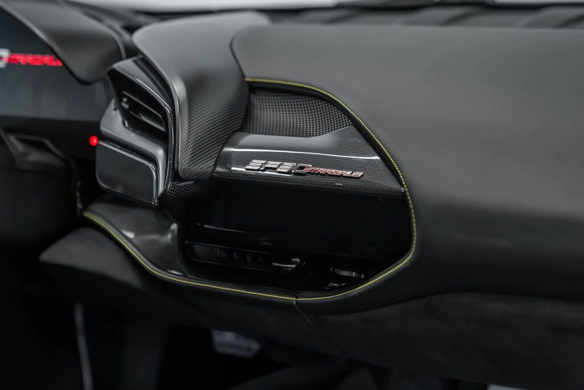 mph025_1219416538_ferrari_sf90_stradale_2021_jpg_v_1773863537_464045fe6e