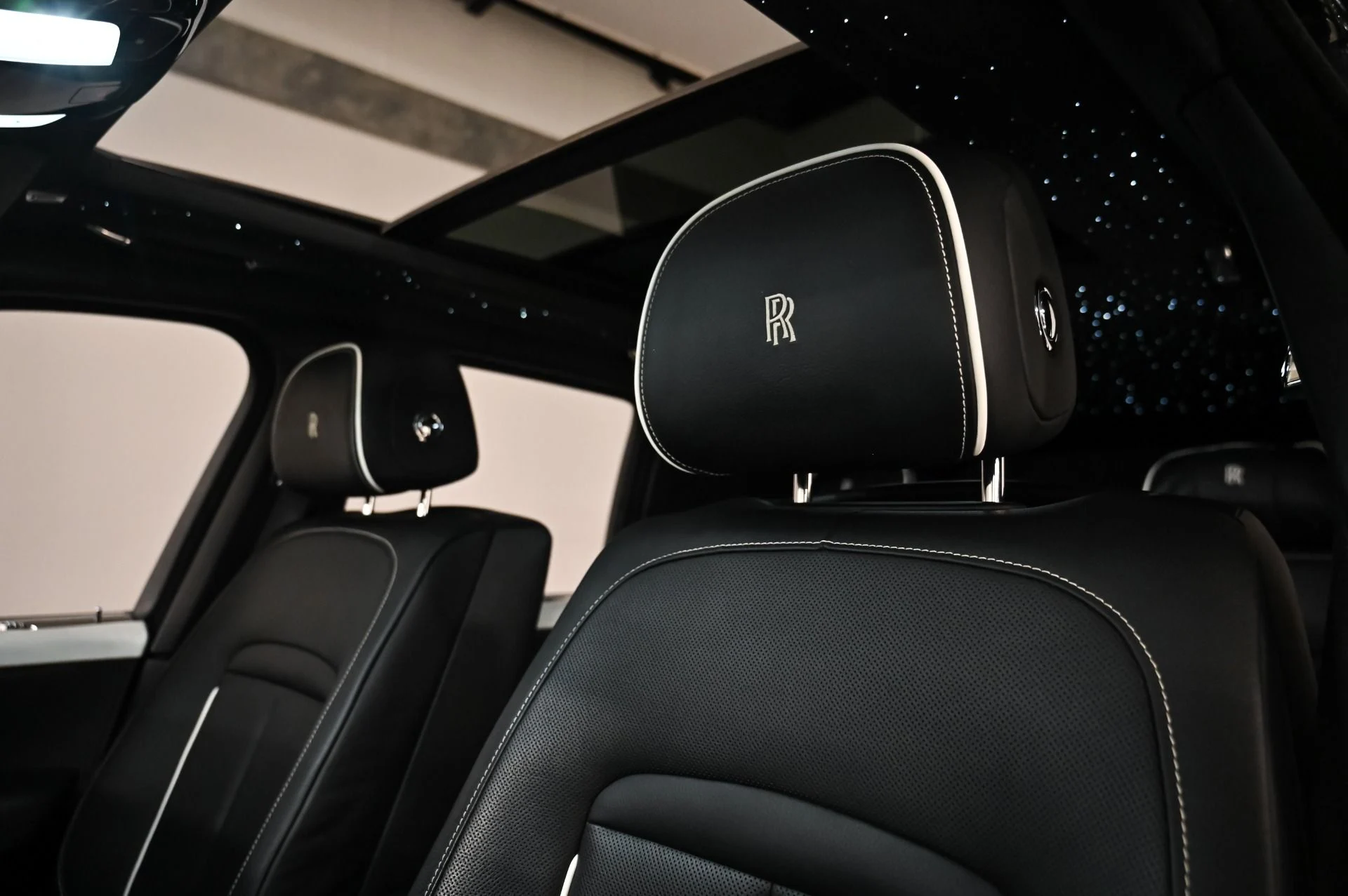 mph025_1223941573_Used_2019_Rolls_Royce_Cullinan_Base_1753916871_36b17db547
