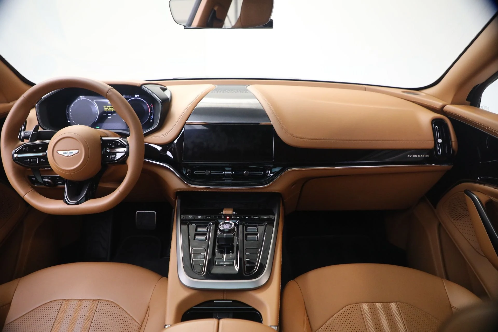 mph025_1225862787_Used_2026_Aston_Martin_DBX_707_1780937341_a5ef0fa030