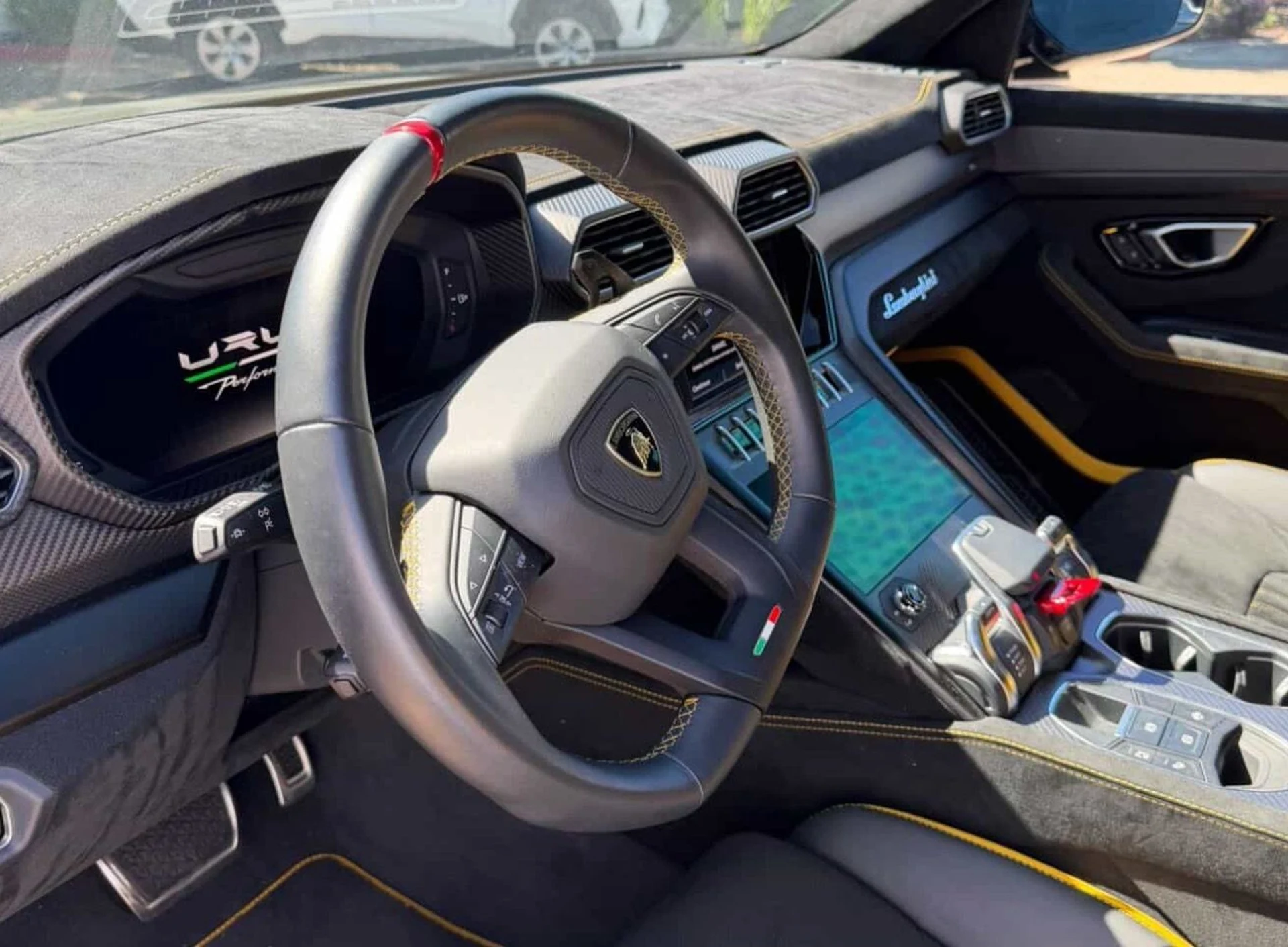 mph025_1227490064_Used_2023_Lamborghini_Urus_Performante_1774898078_6a9c04da8e